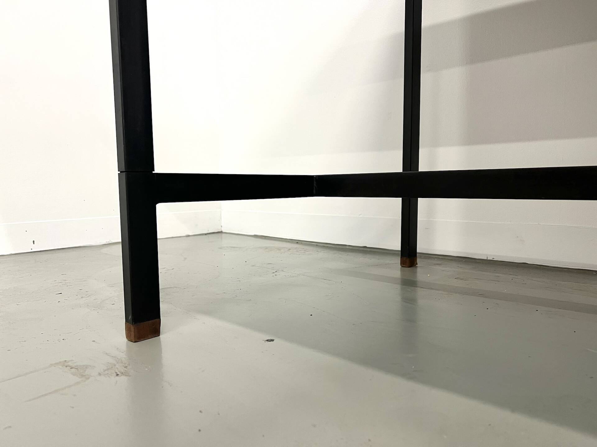 Pierre Guariche desk in teak and lacquered steel