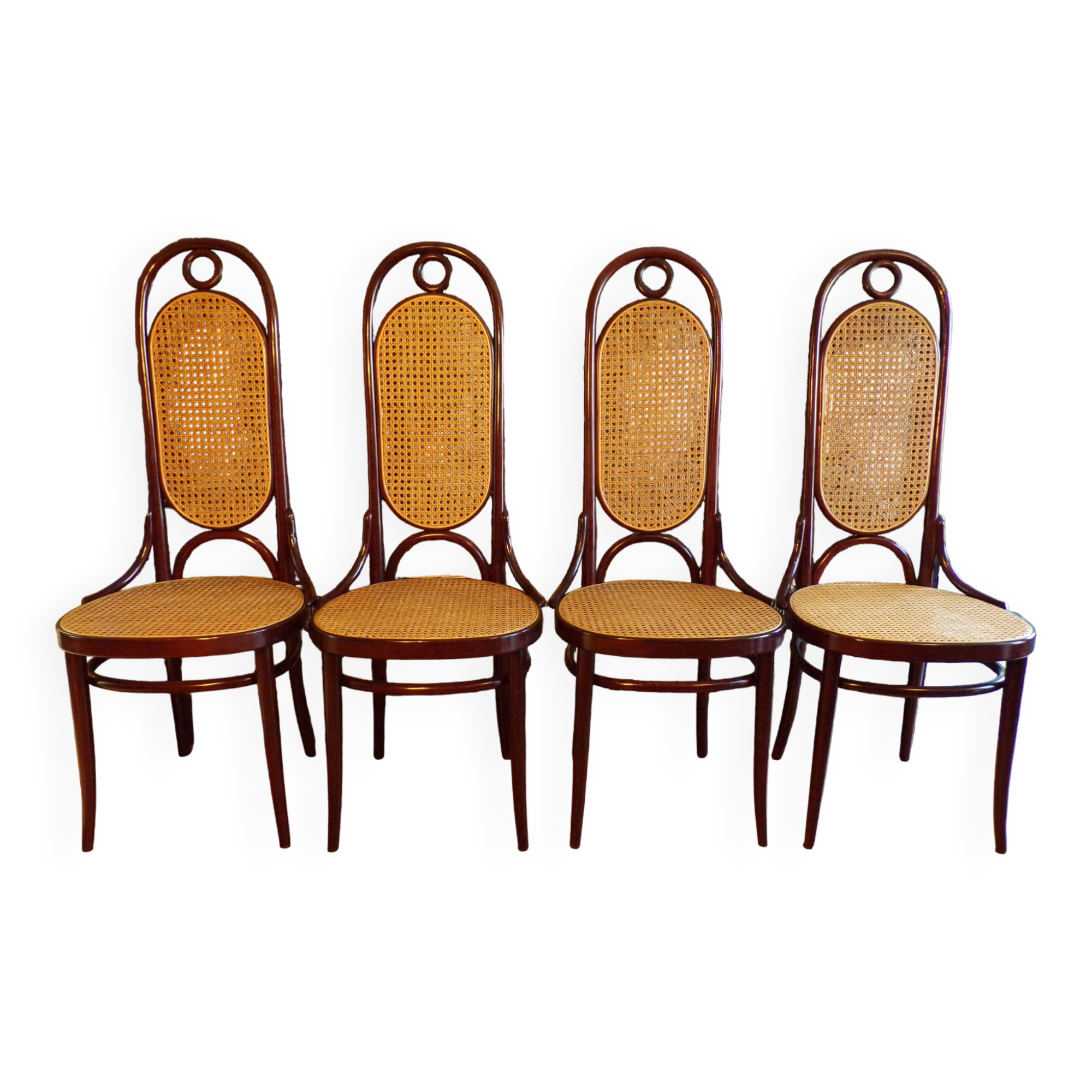 Suite 4 chaises de Repas Thonet 207R