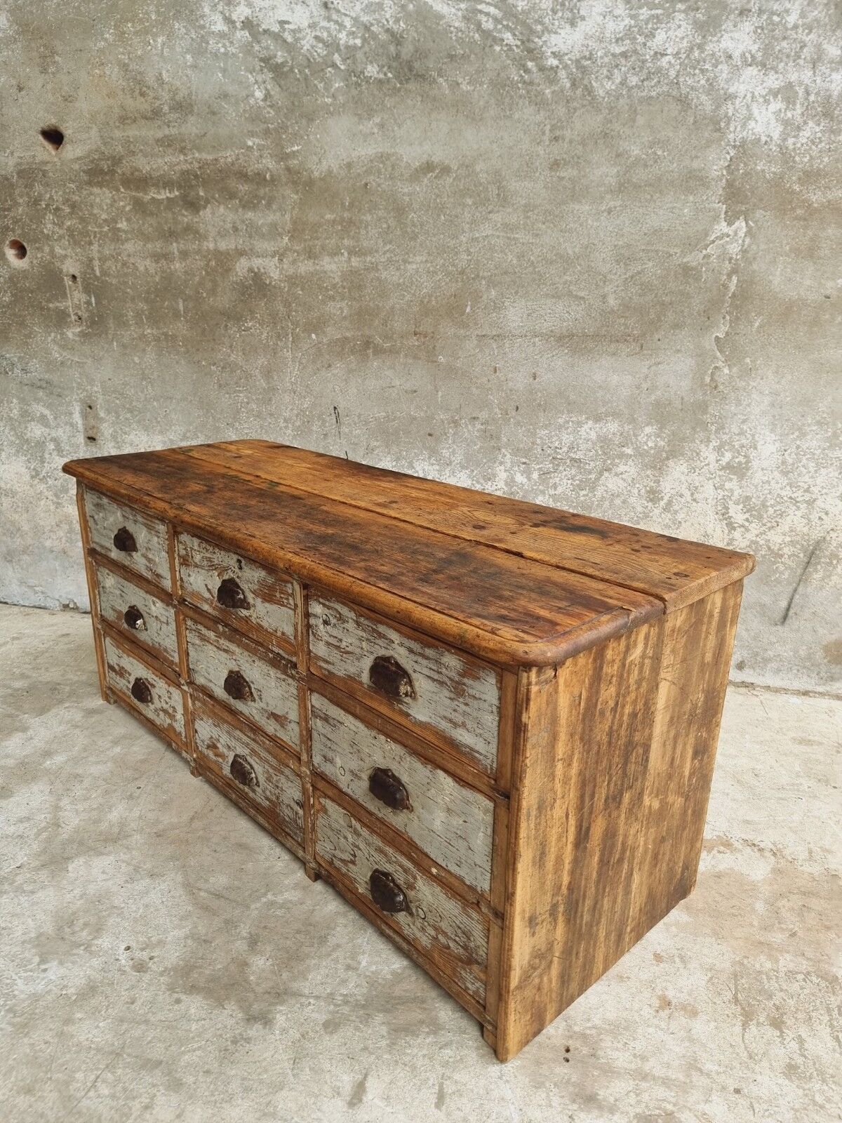 Workshop chest of drawers