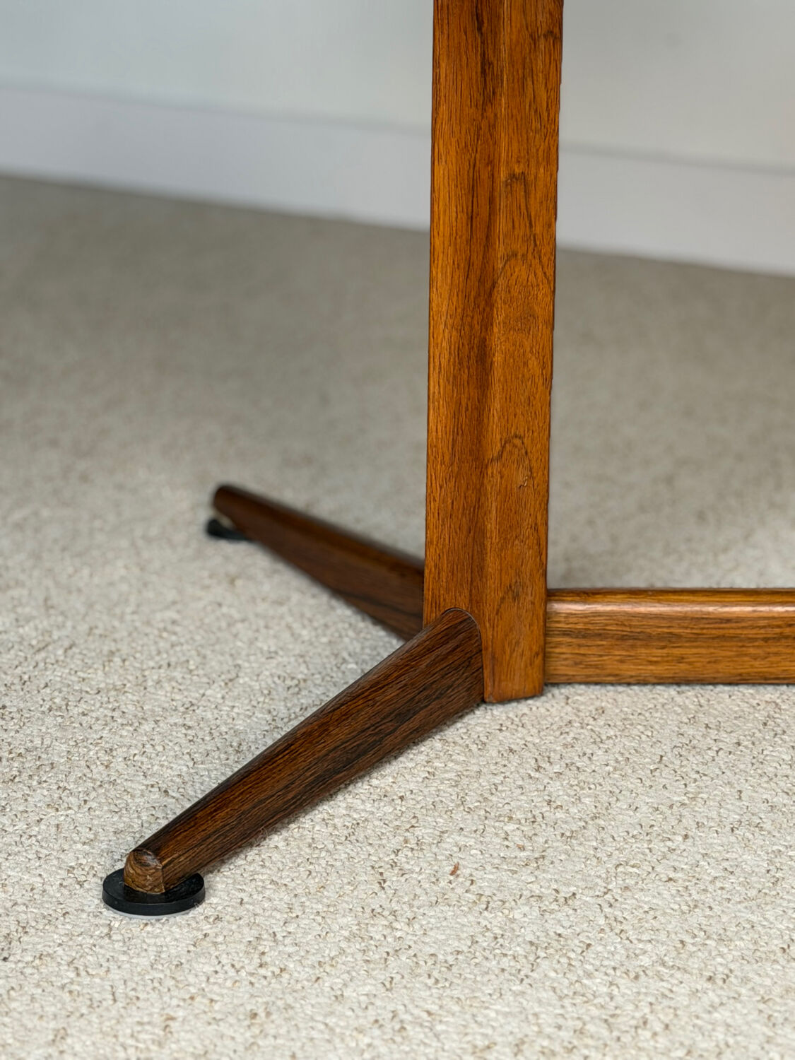 Vintage coffee table – Wooden top & star base