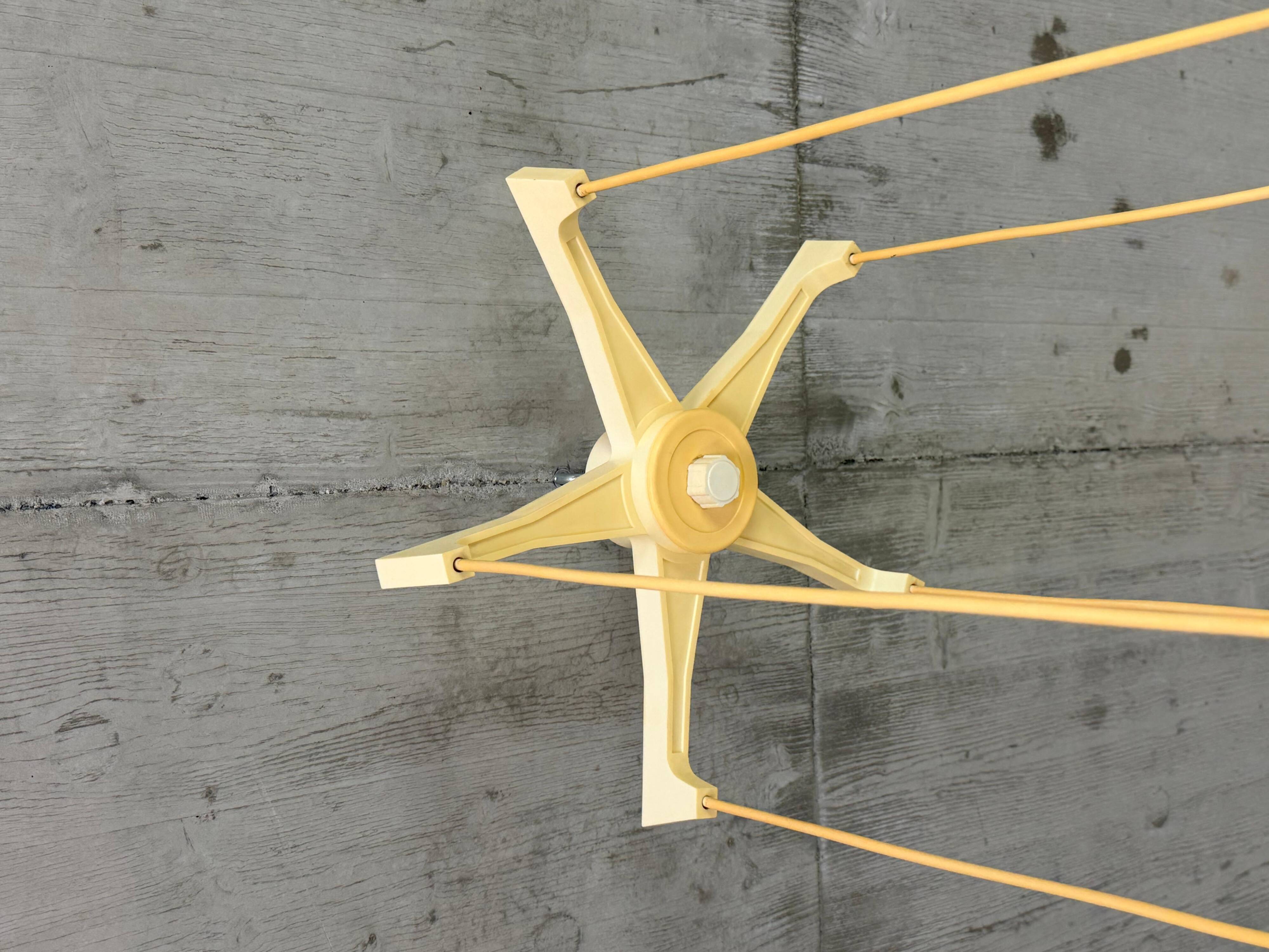 Suspension icon with 5 lamps, "Space Age" style from the 70s.