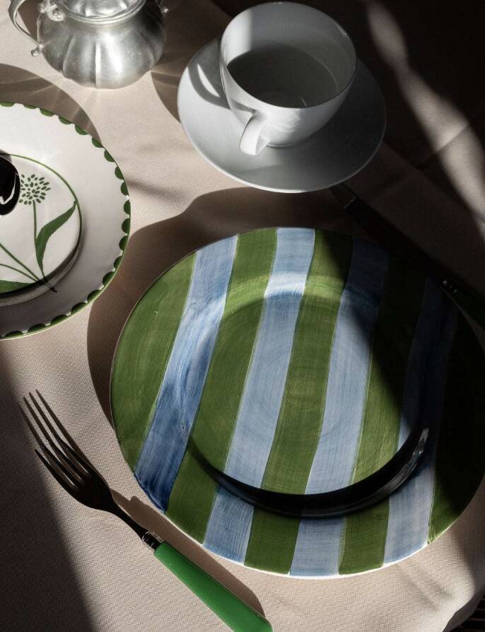 Set of 4 hand-painted ceramic dinner plates