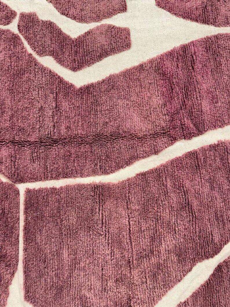 Handmade traditional beni ourain rug, size 150 x 250 cm.