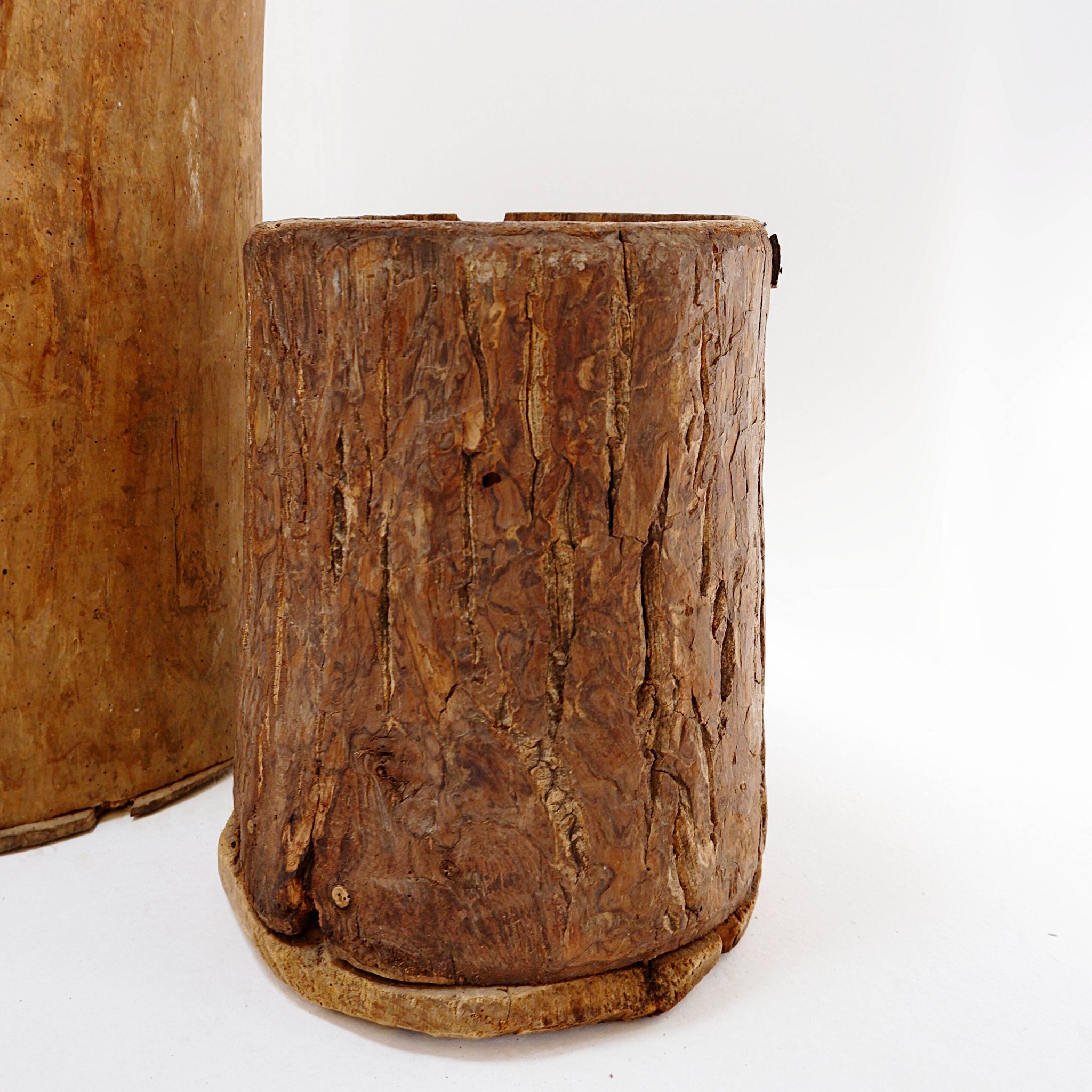 Ensemble de 2 pots en bois primitifs - fin du XIXe siècle