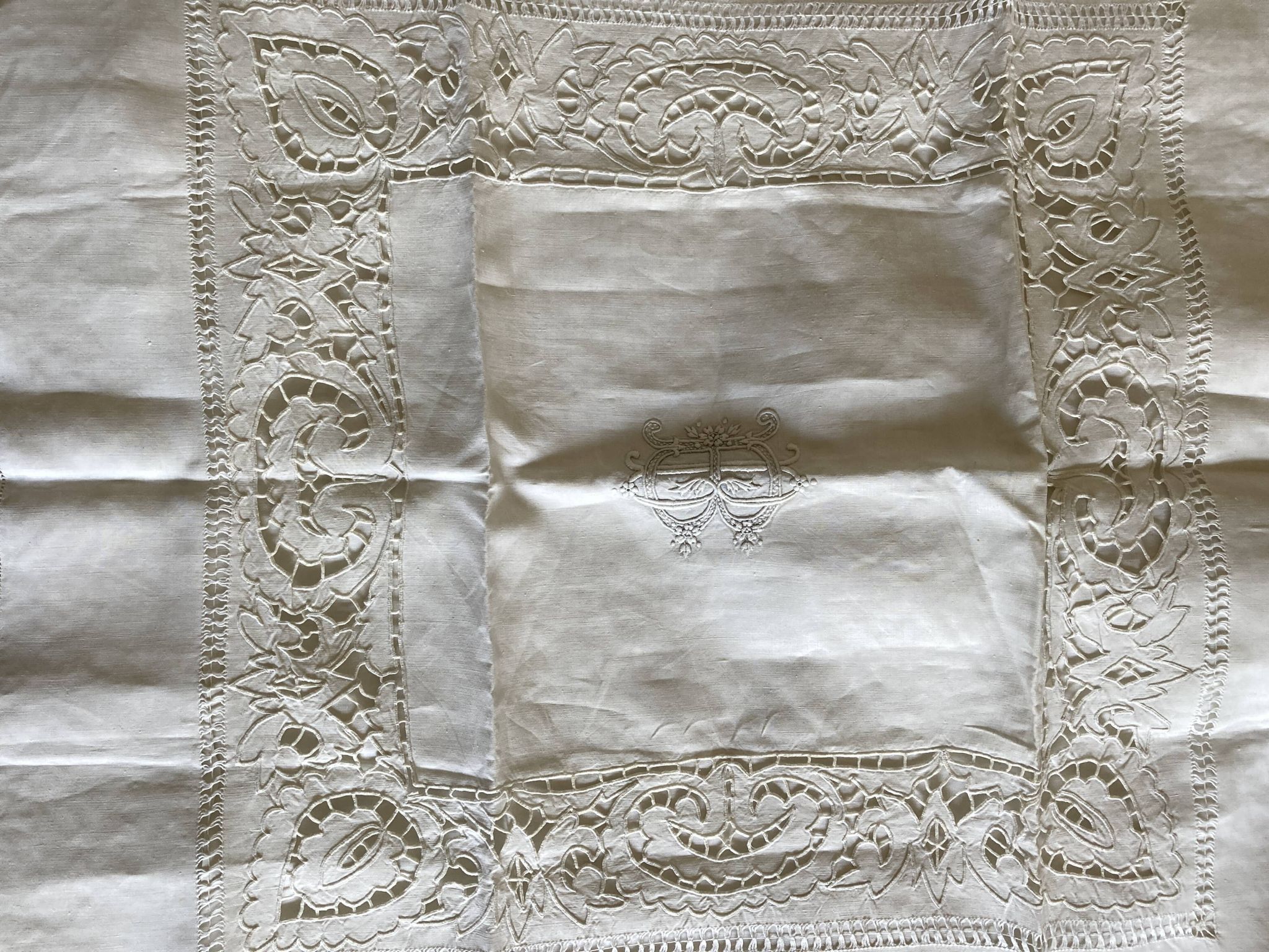 Pair of sets of chateau drape and taie 1 person 19th in embroidered linen thread Richelieu