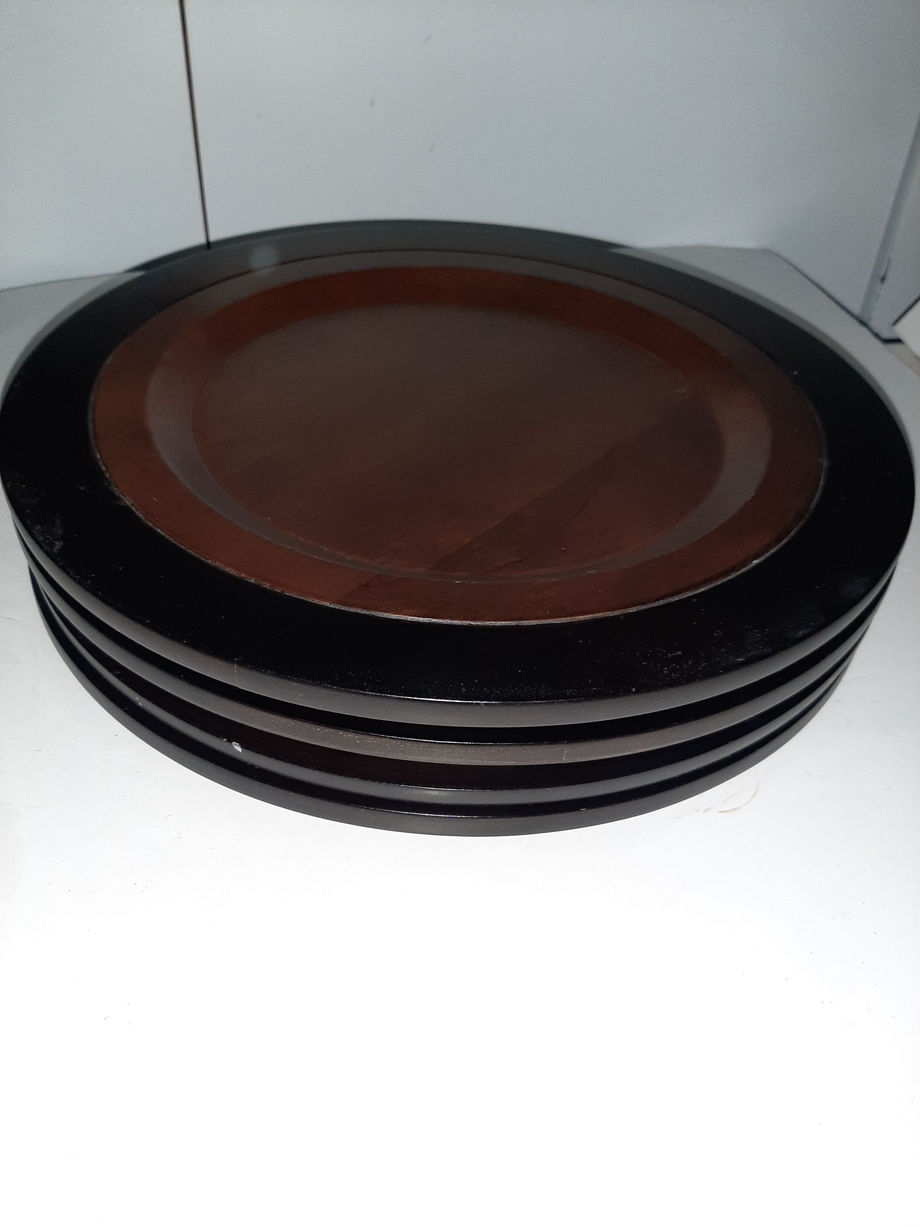 Assiettes de présentation en bois