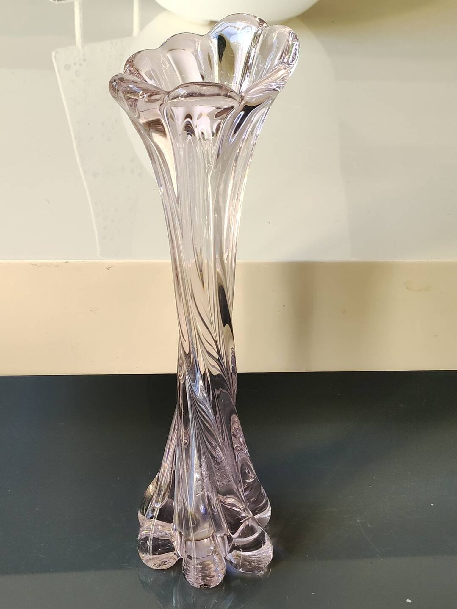 Grand Vase Design floral. En verre d Art soufflé Murano. Tons roses, 30,5cm