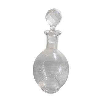 Carafe engraved faceted cap