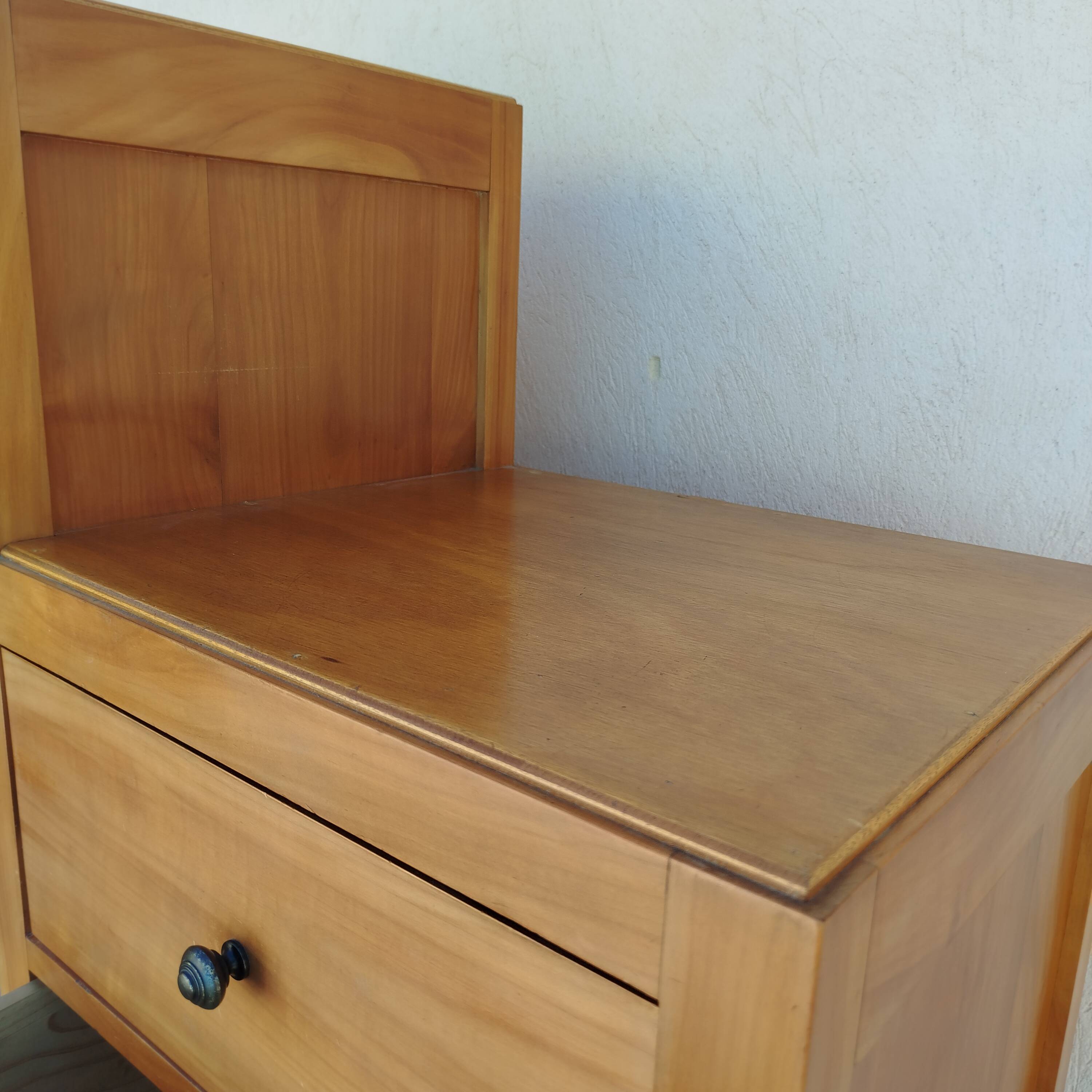 Asymmetrical furniture with compass feet from the 50s/60s