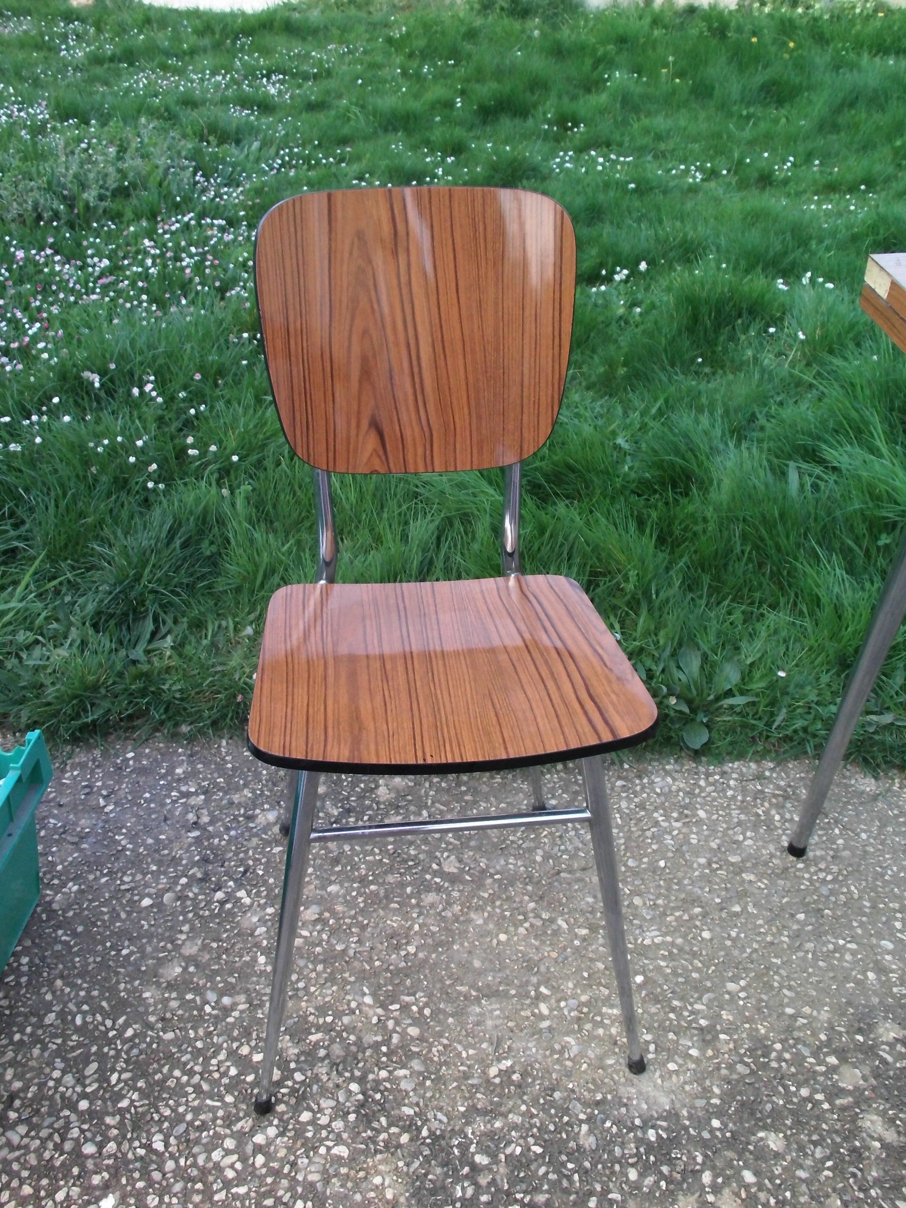 Table and its 2 chairs in brown formica Supermatic