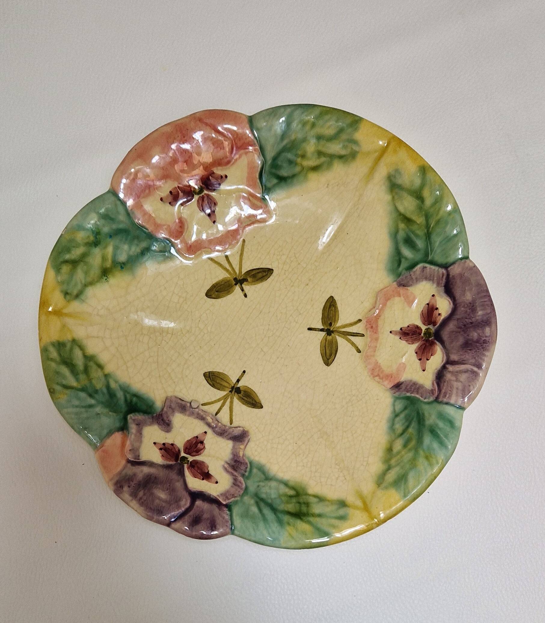 5 plates in hand-painted “faience d’art” slip