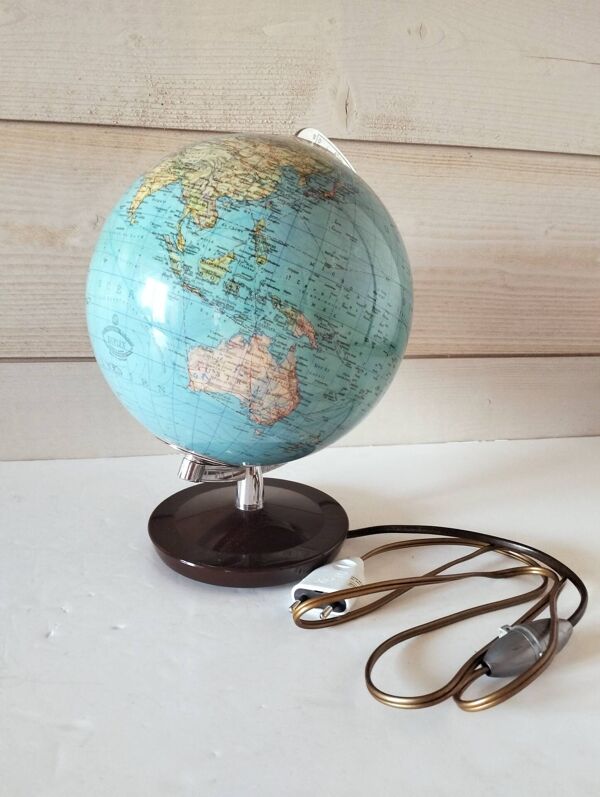 Globe terrestre lumineux