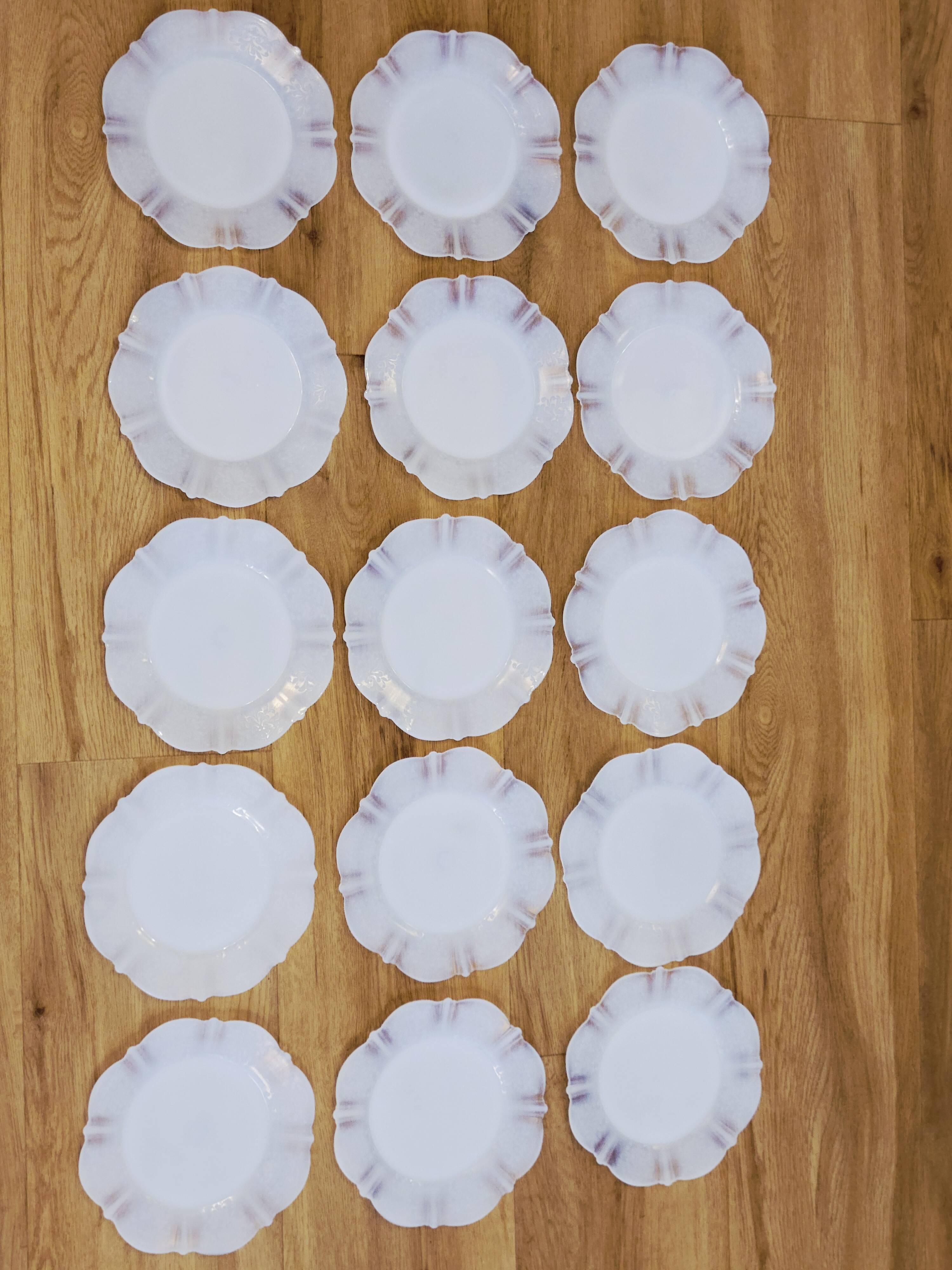 15 Assiettes en verre opalescent Macbeth Evans American Sweetheart Monax