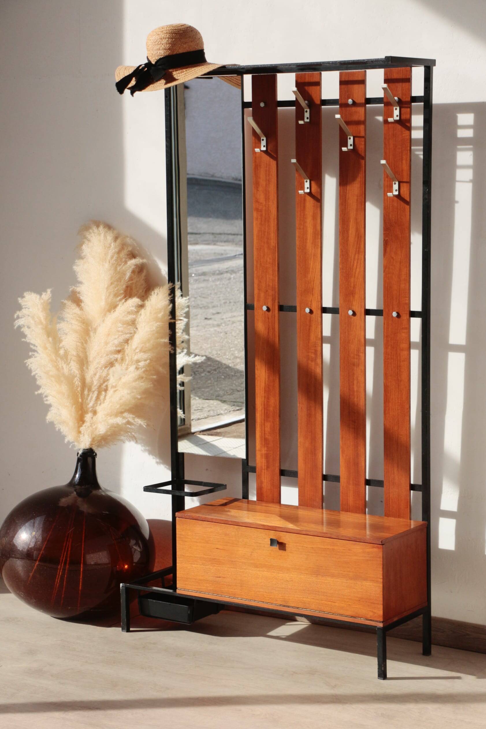 Vestiaire d’entrée vintage – Meuble à patères, miroir et rangements