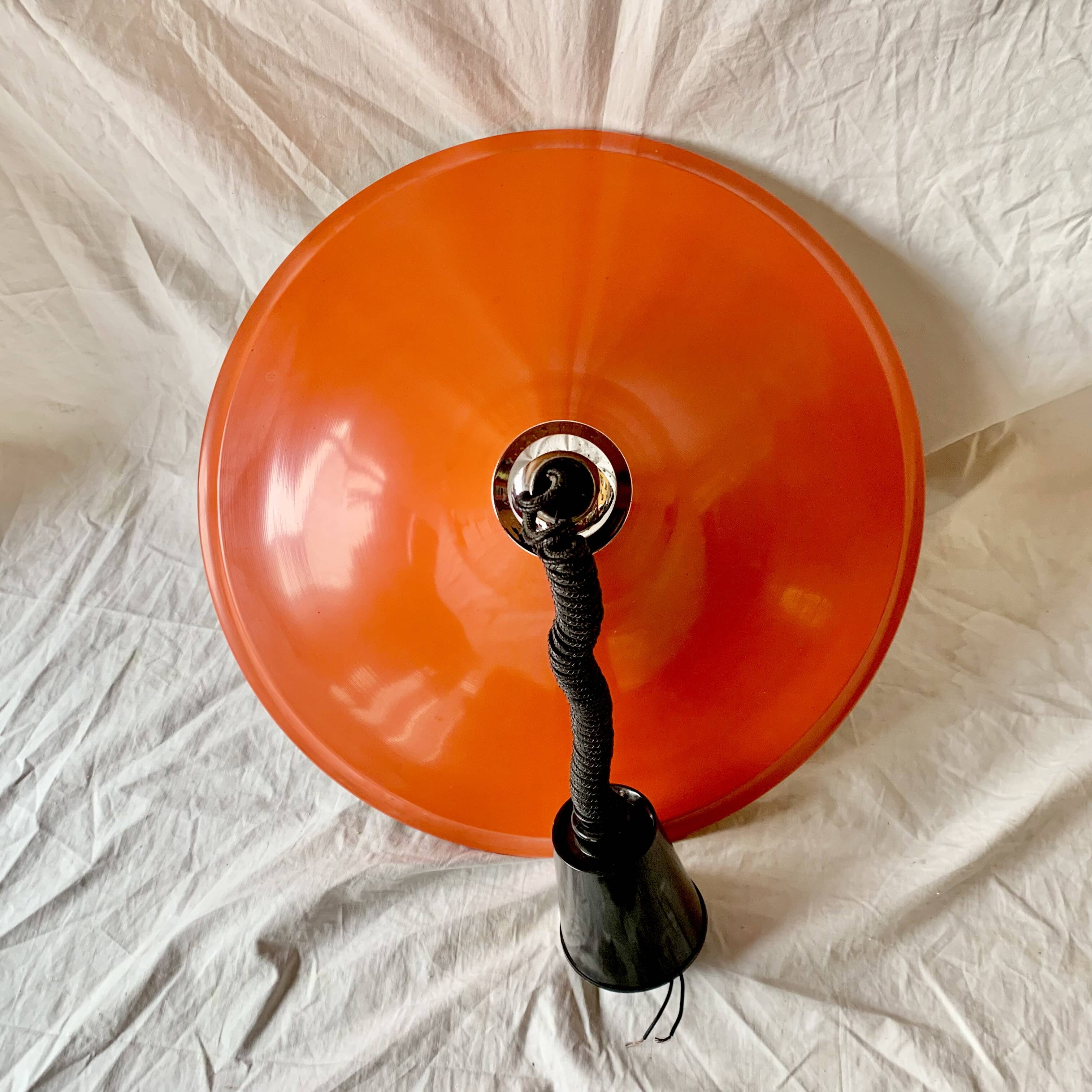 Suspension Space Age Design en métal laqué orange