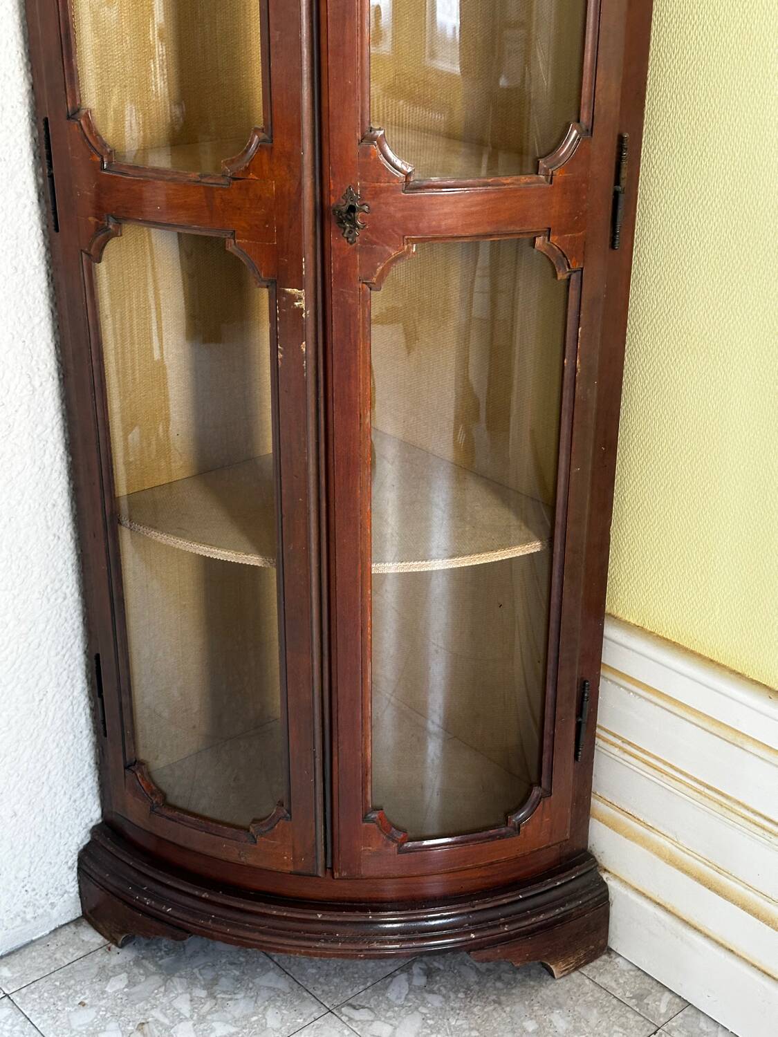 Corner display cabinet veneered in mahogany - Victorian - 20th century