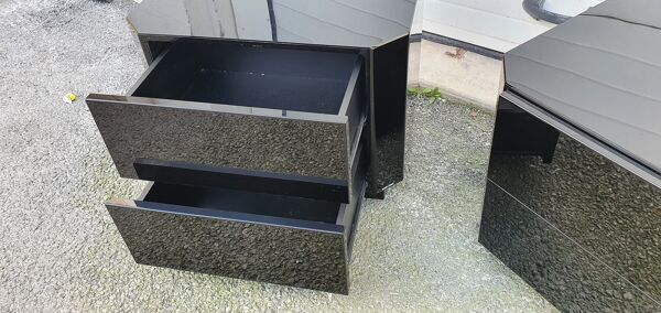 Paire de tables de nuit David Lange