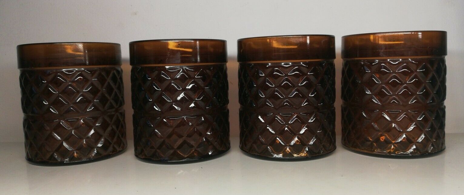 Lot of 4 vintage yellow glasses 20th century