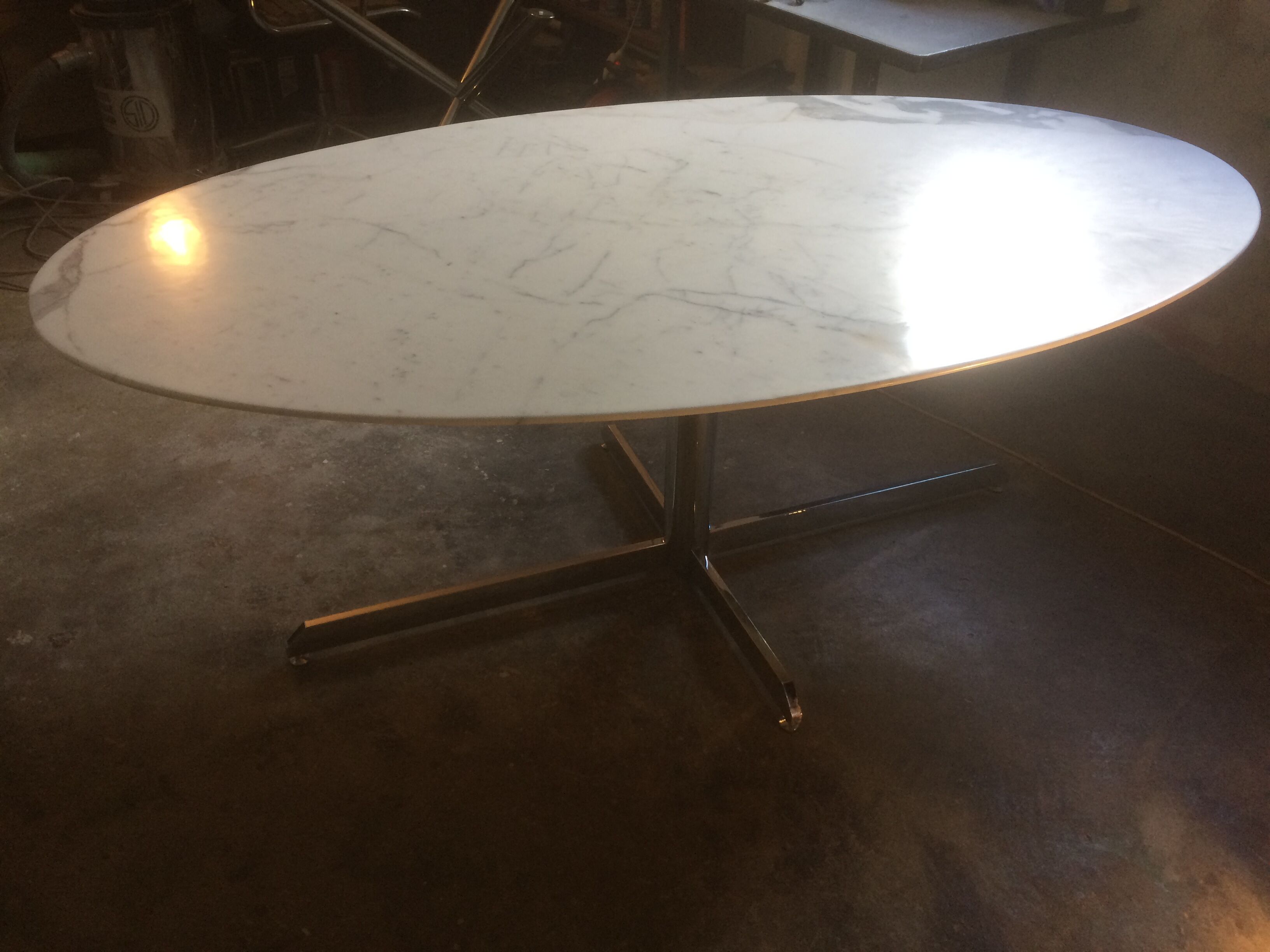Arabescato marble table Roche-Bobois edition 1970