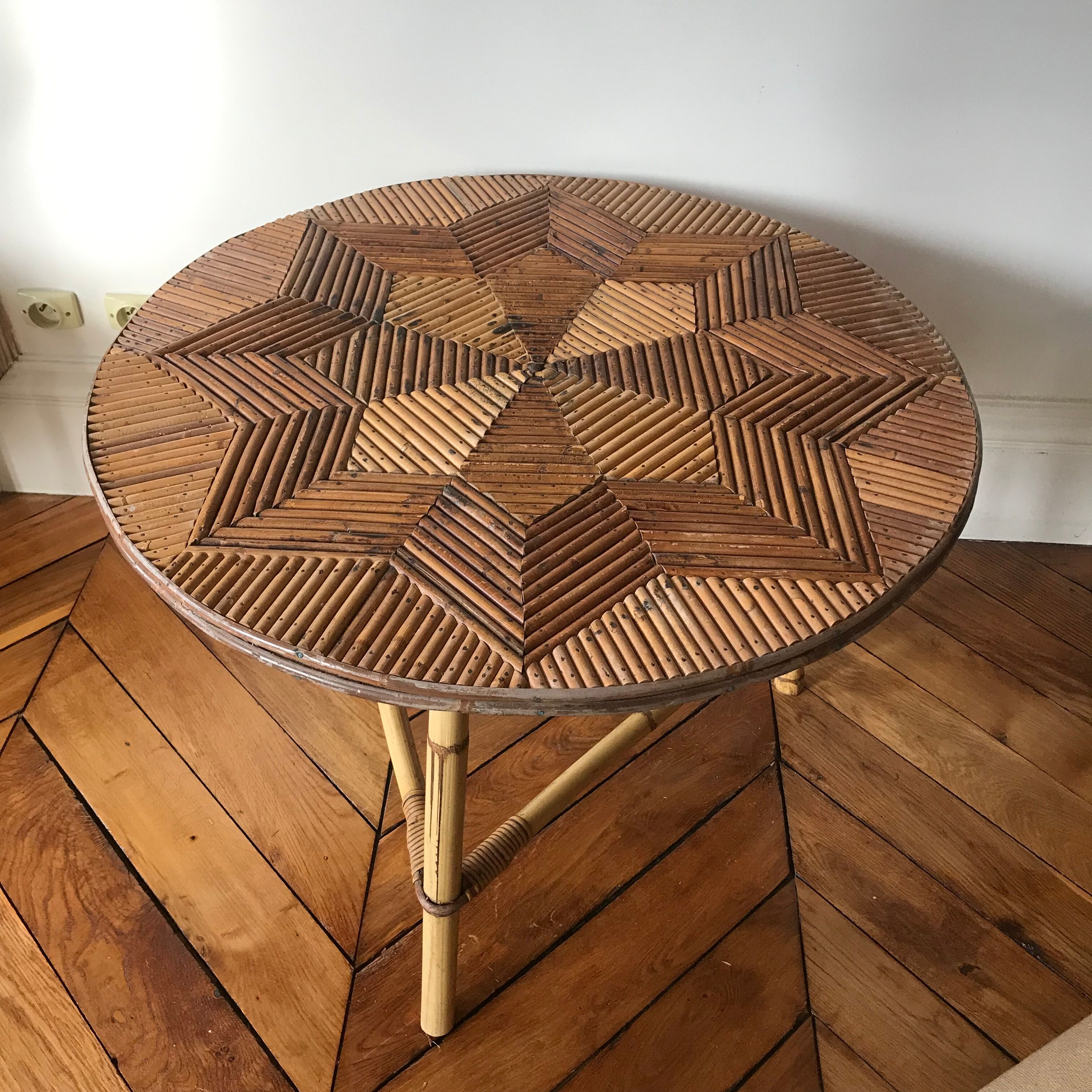 Round rattan coffee table