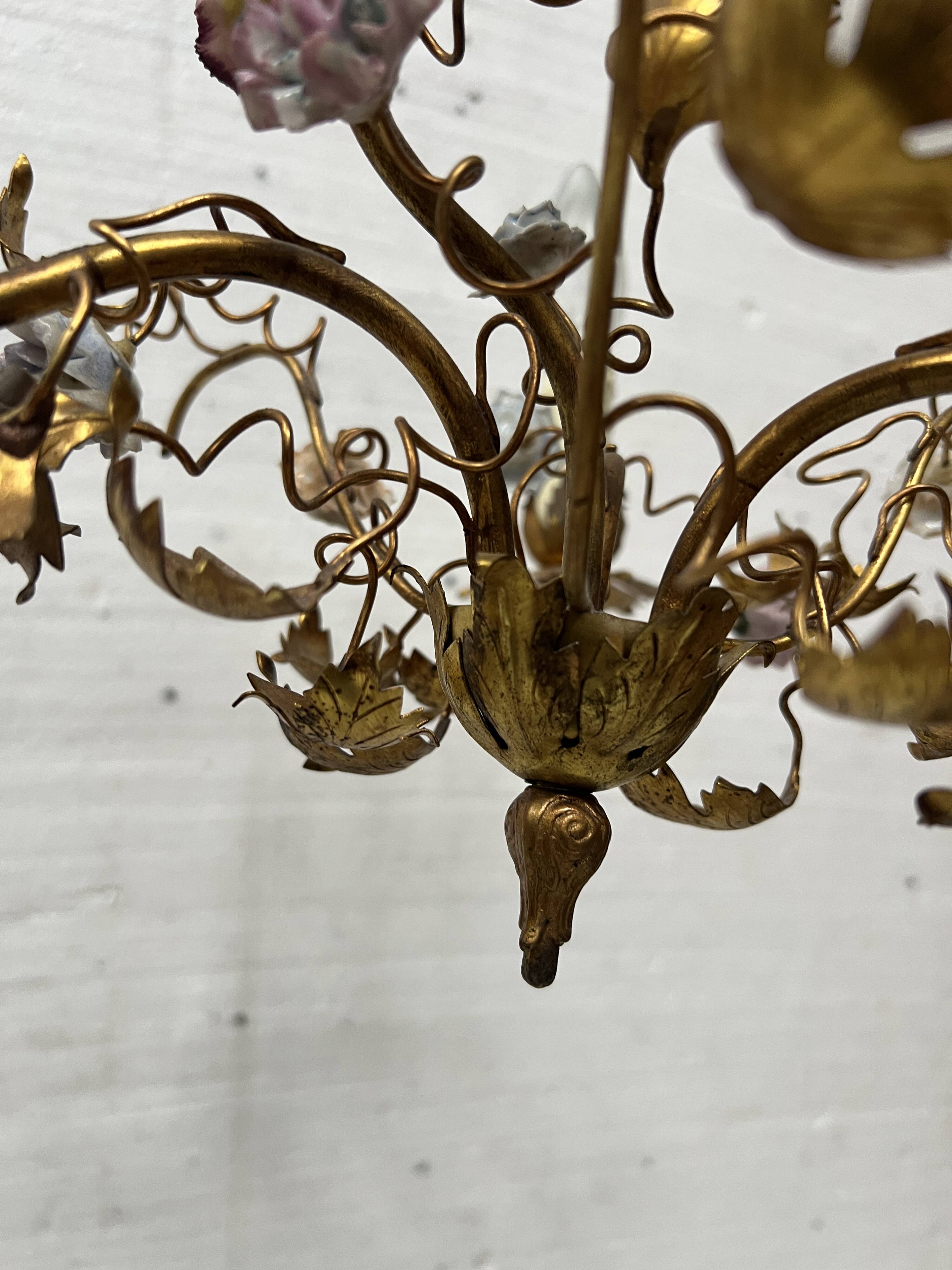 Louis XVI style chandelier in gilded metal and porcelain flowers, 20th century