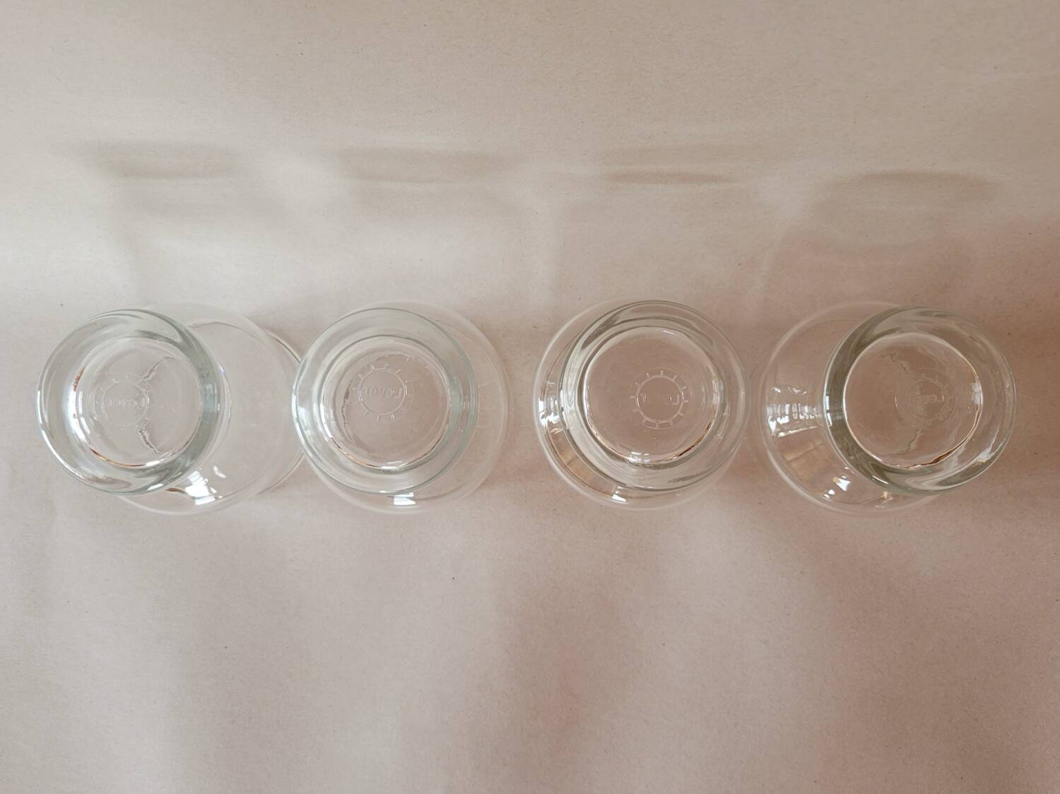 4 Lever water glasses