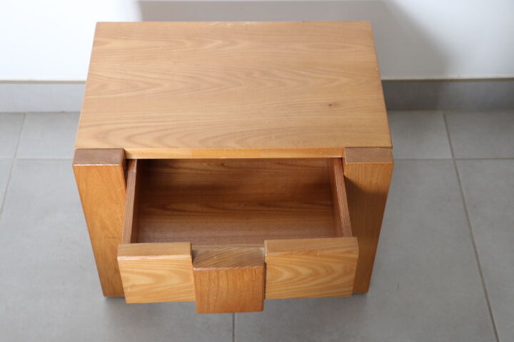 Bedside elm house Regain