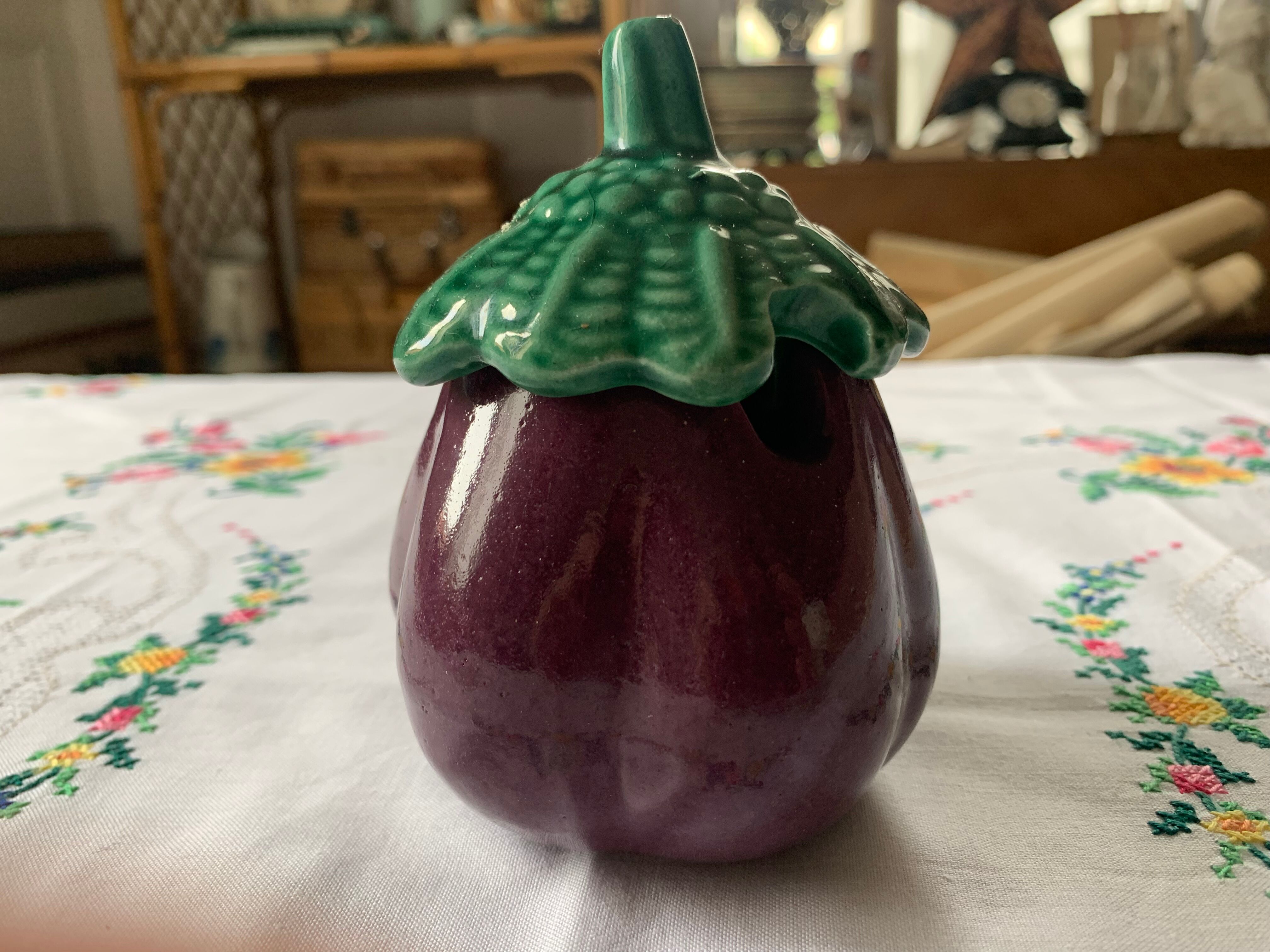 Slurry pot eggplant shape