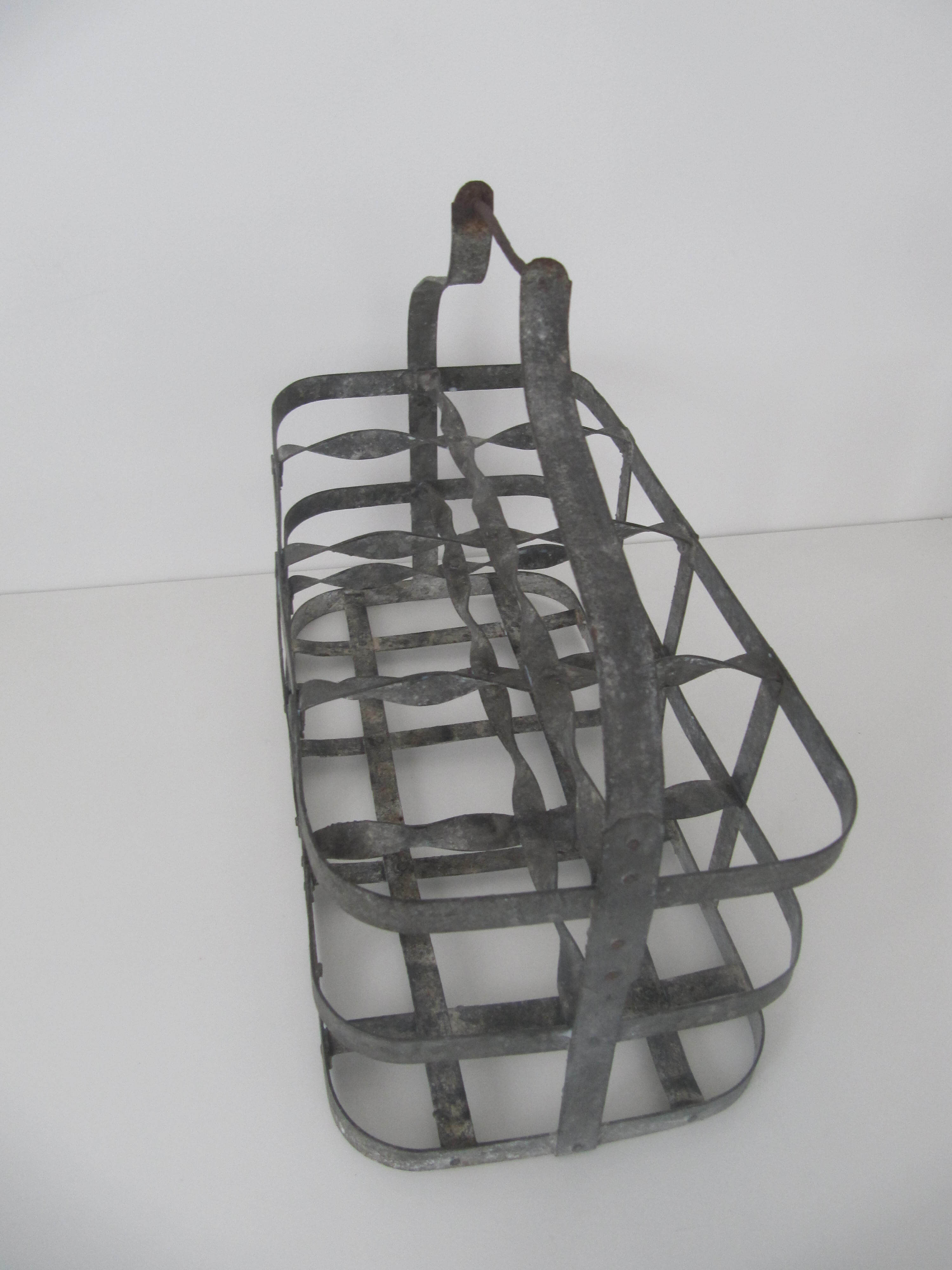 Door bottles in metal types