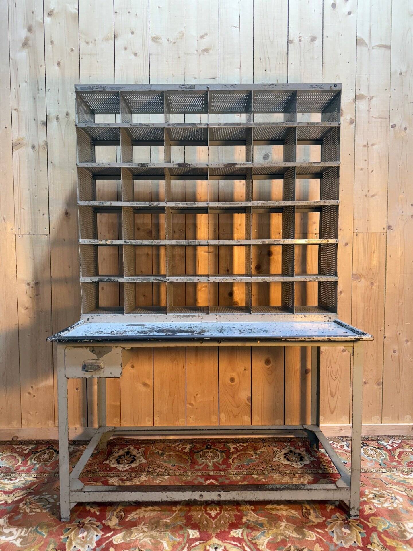 Meuble de métier de tri postal industriel