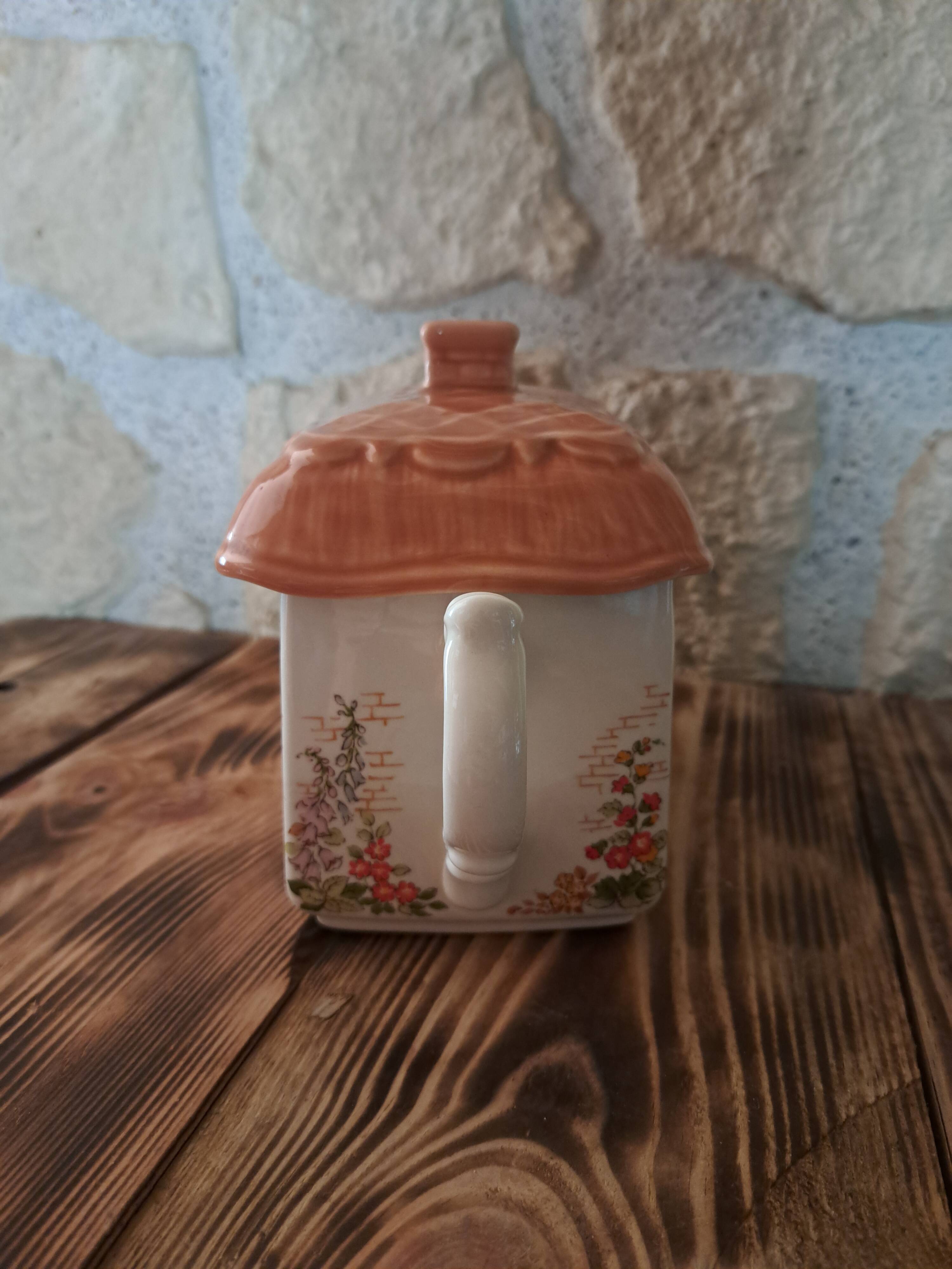 Sadler "Ye Olde Candy Shoppe" Cottage Core English Earthenware Teapot