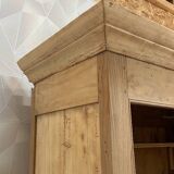 Parisian wardrobe in solid airbrushed wood