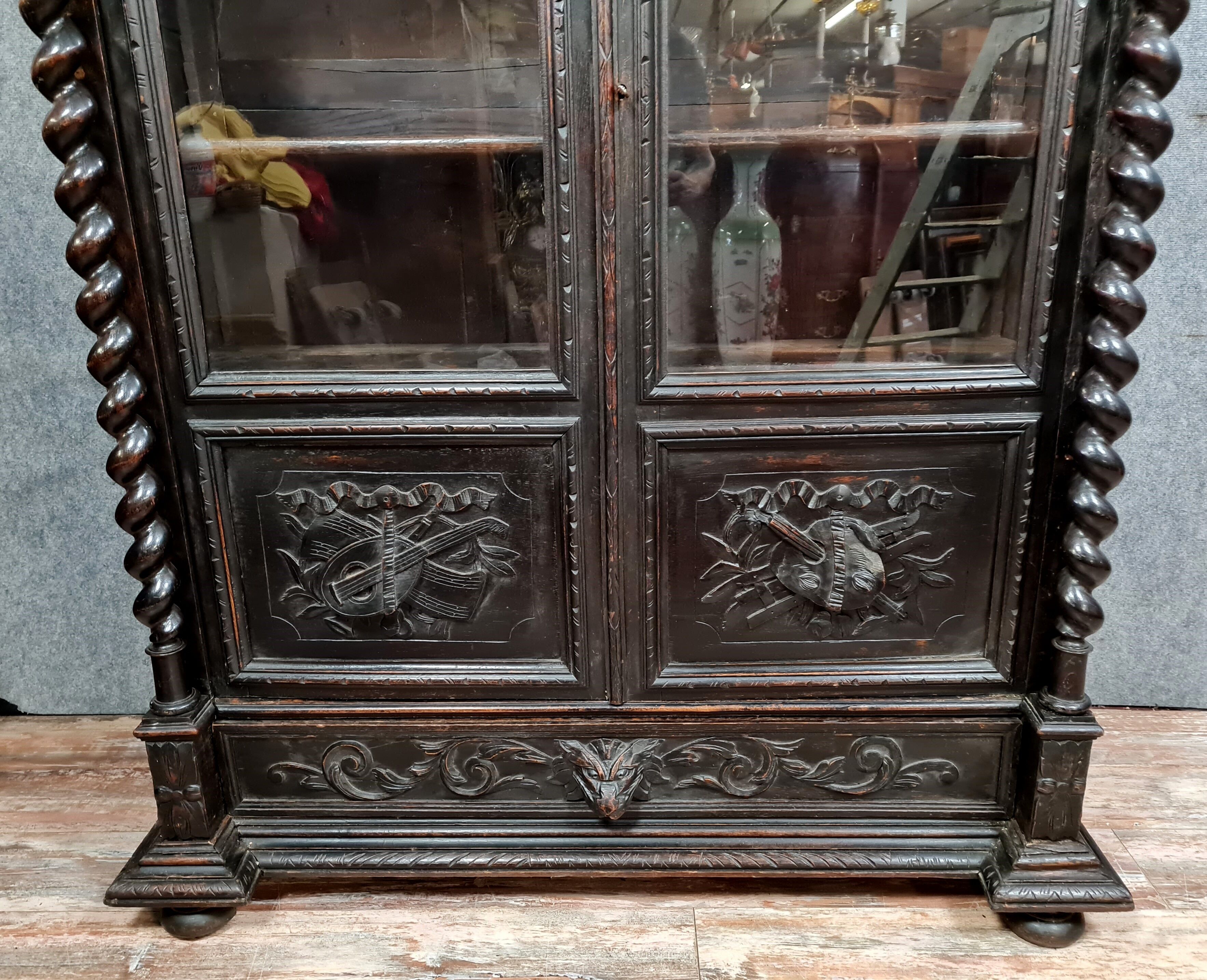 Library hunting lodge Louis XIII in blackened wood around 1850