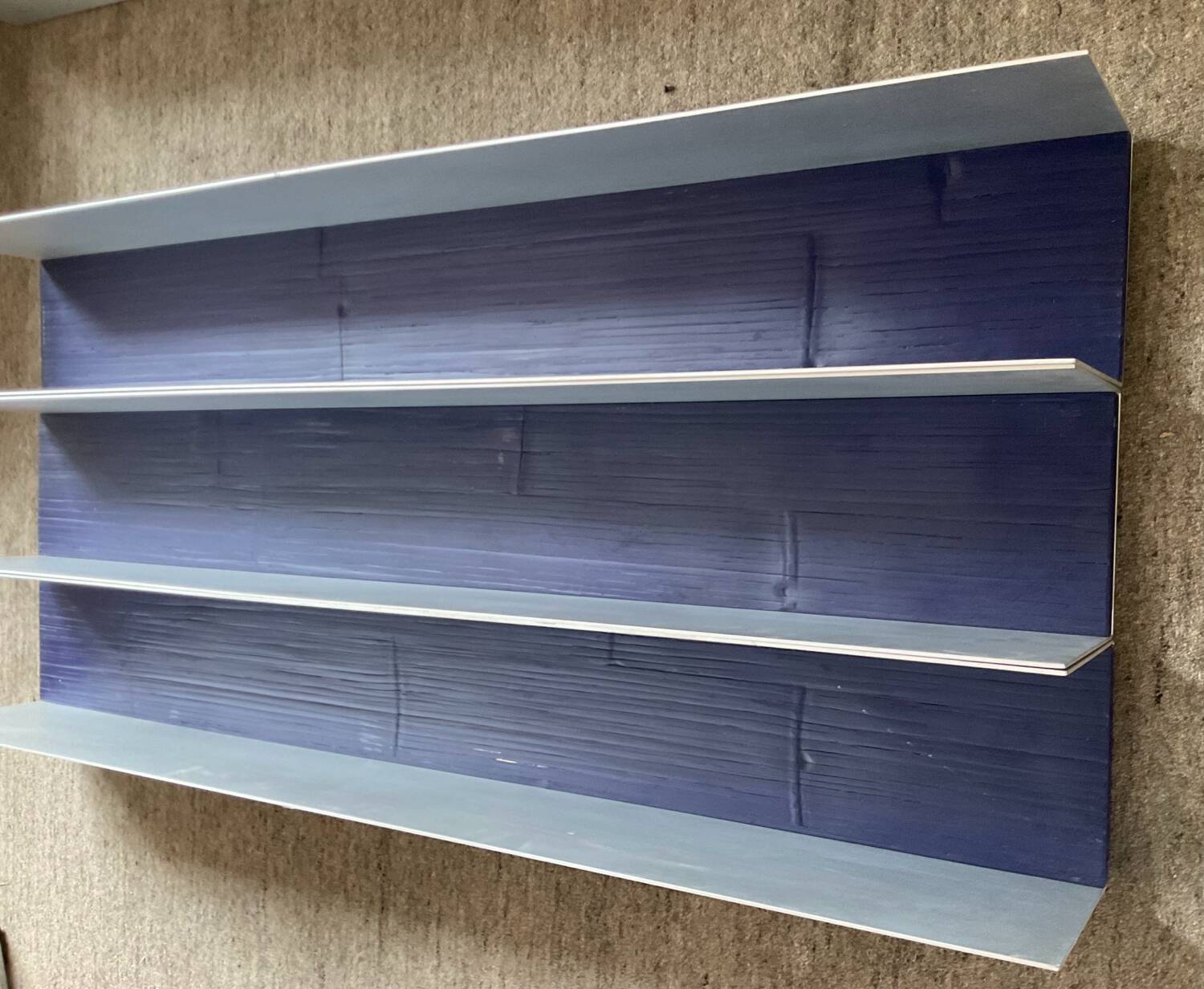 Series 3 contemporary wall-mounted bookcase shelves in aluminum and wood