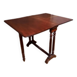 Drop-leaf table called get leg