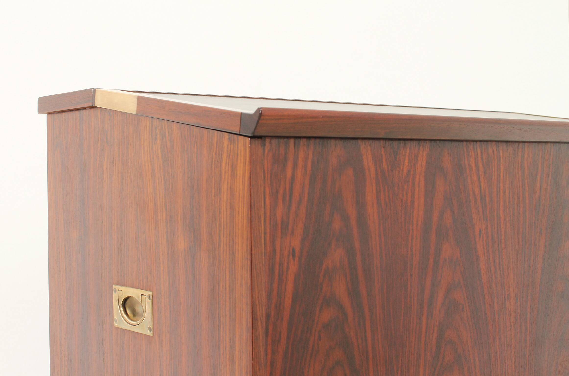 Elegant bar cabinet by Dyrlund, Denmark, 1960s.