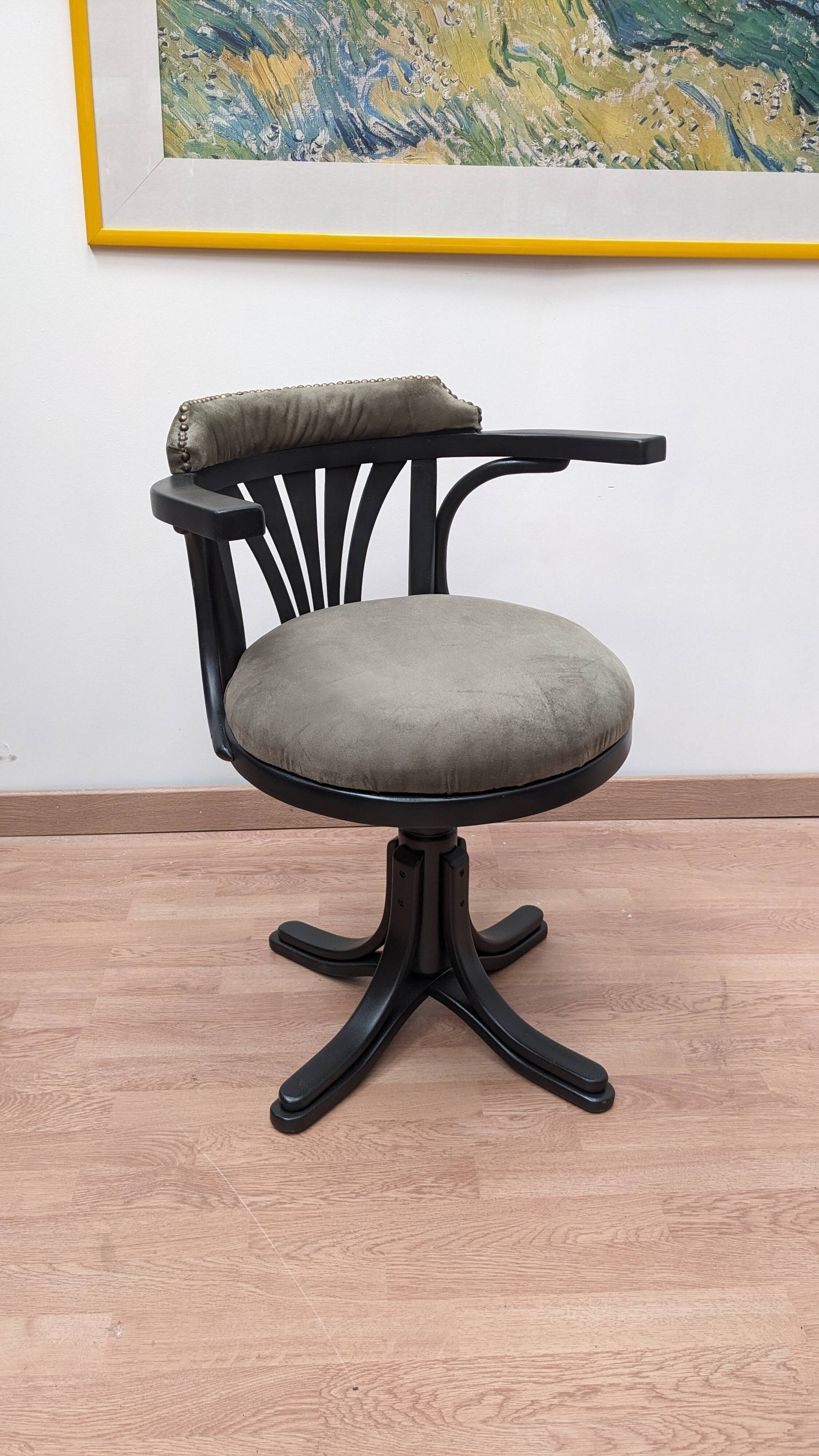 US-style office chair