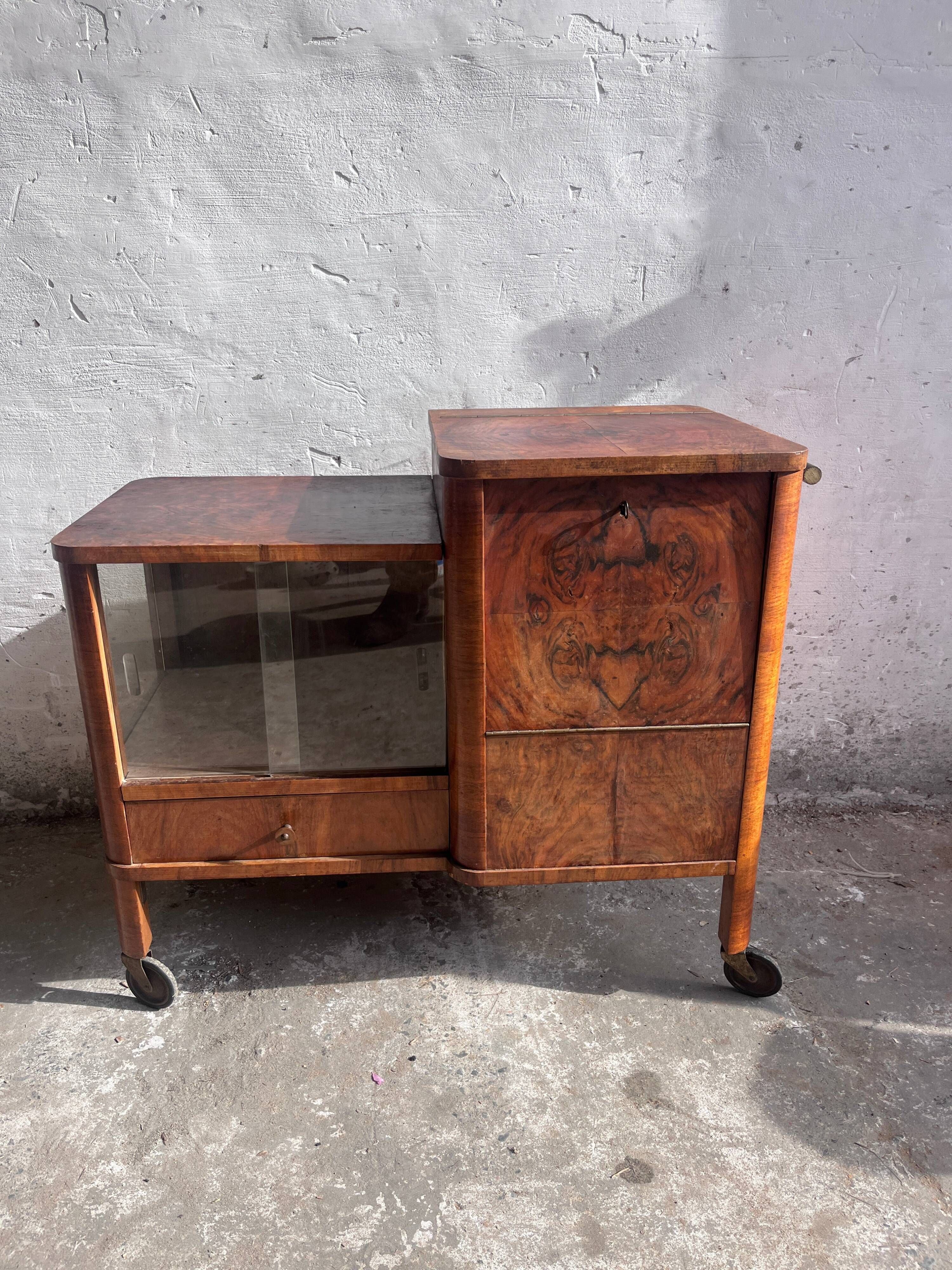Desserte de bar Art déco en noyer, circa 1930s