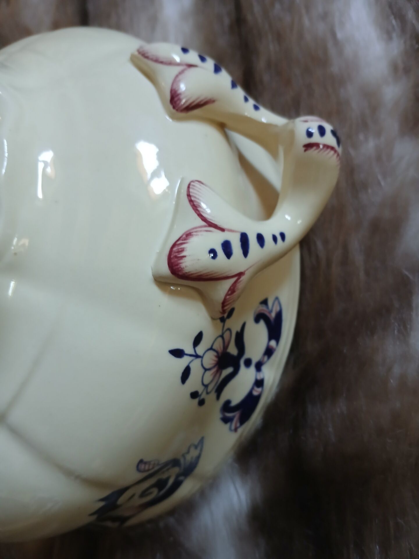 Small soup tureen in Longchamp ironstone.