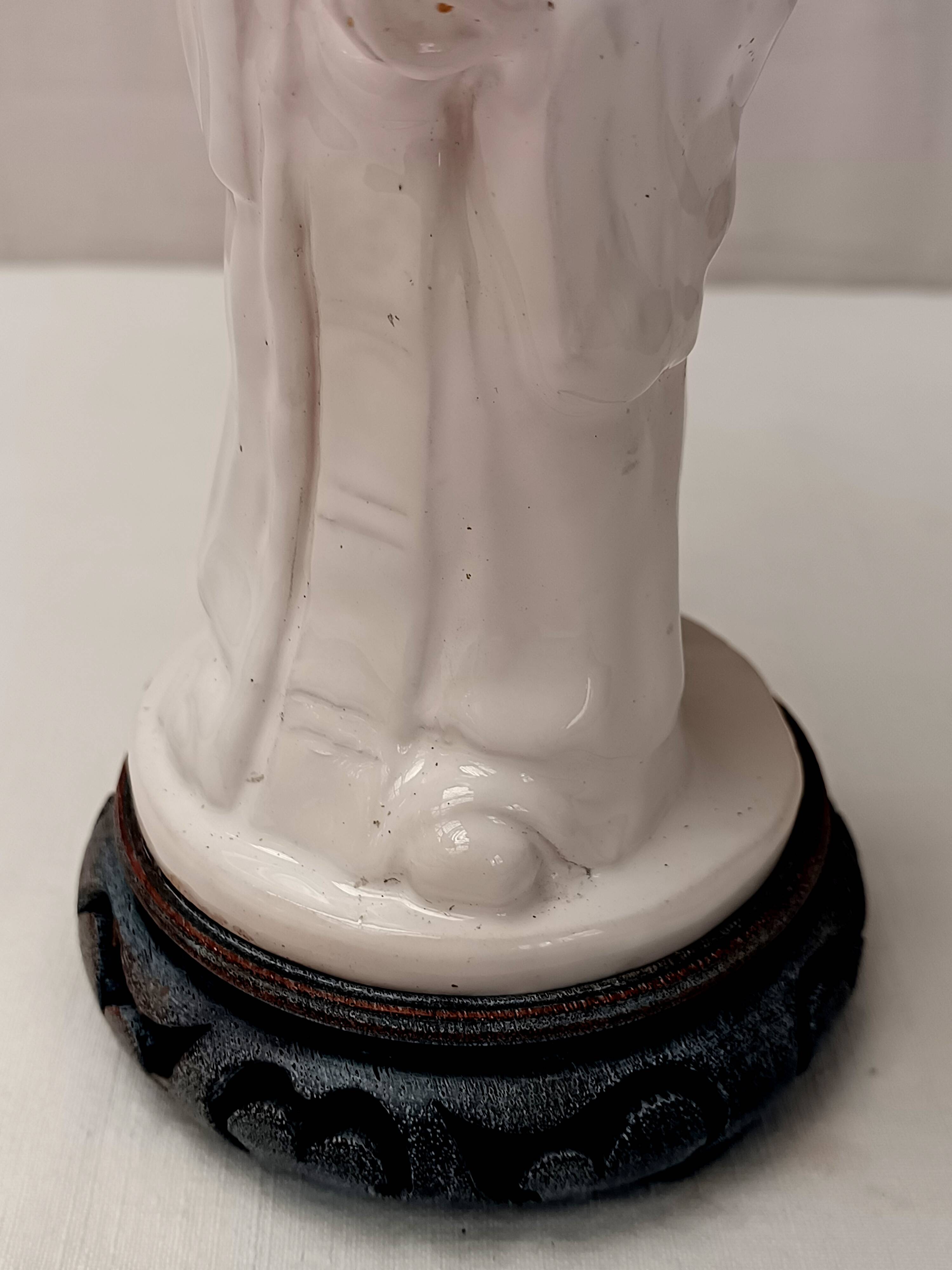 lampe ancienne porcelaine blanche opaline personnage SHOU 51 cm