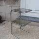 Table d'appoint chrome et verre fumé