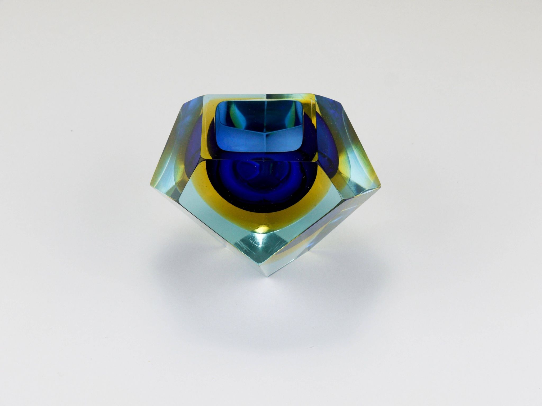 Faceted diamond caviar bowl Mandruzzato Sommerso, Murano glass, Italy, 1960s