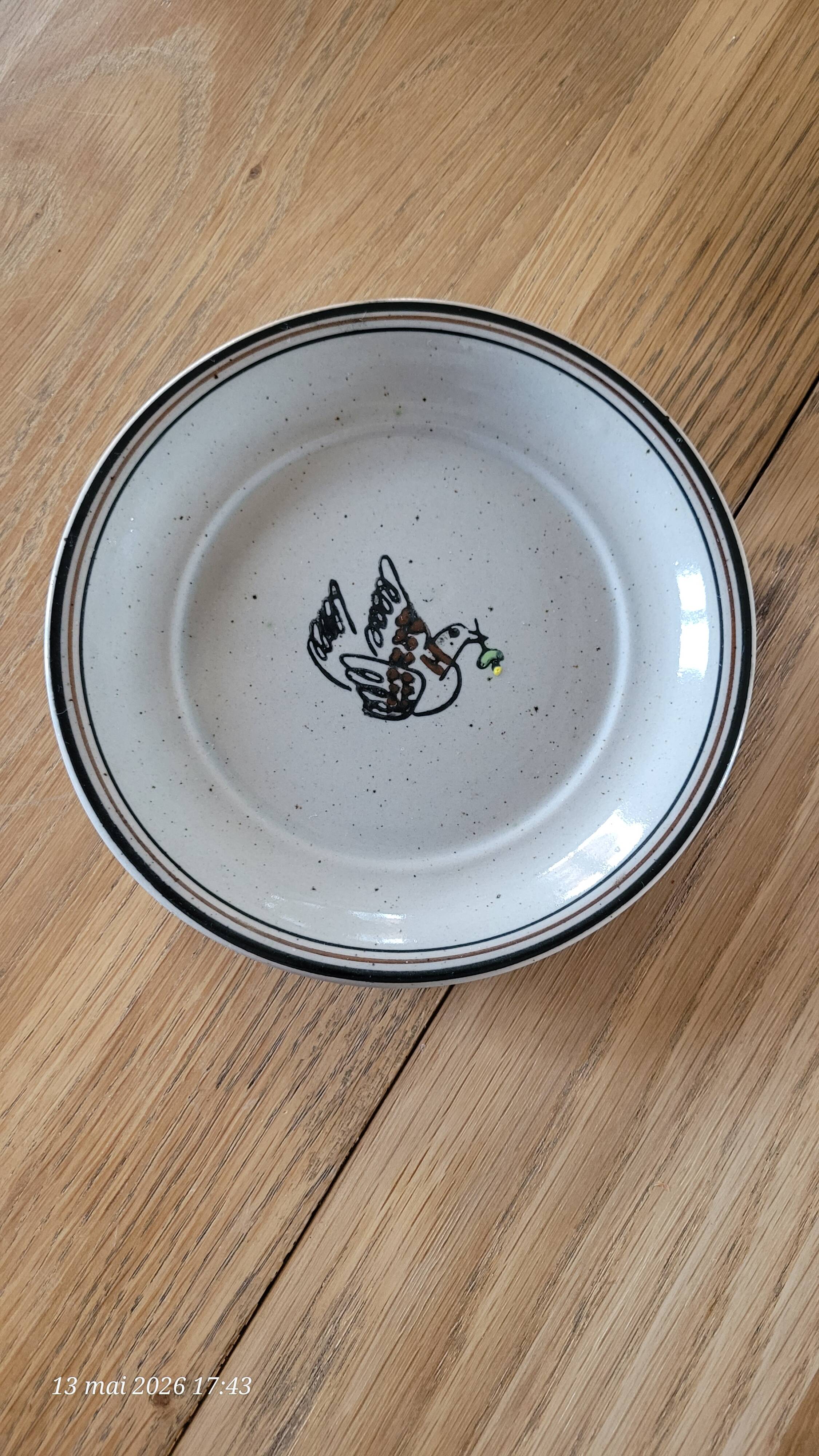 6 assiettes à dessert en grès moucheté