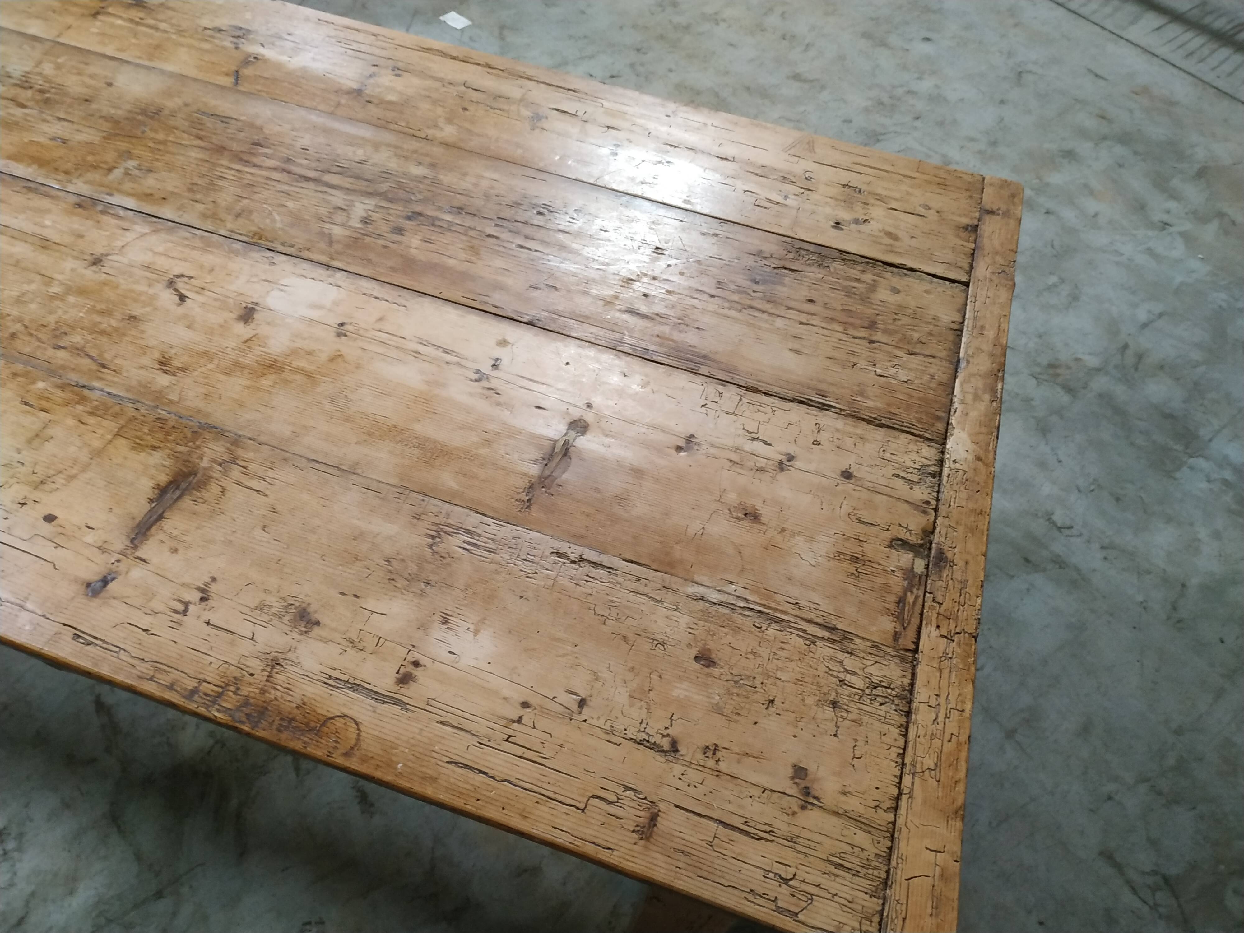 Table en pin