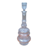 Grande carafe en verre moulé