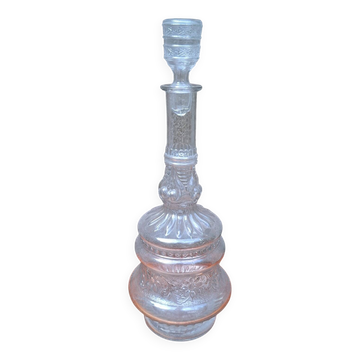 Grande carafe en verre moulé