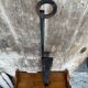 Ancienne crémaillère cuisson cheminée fer forge noir xixe vintage