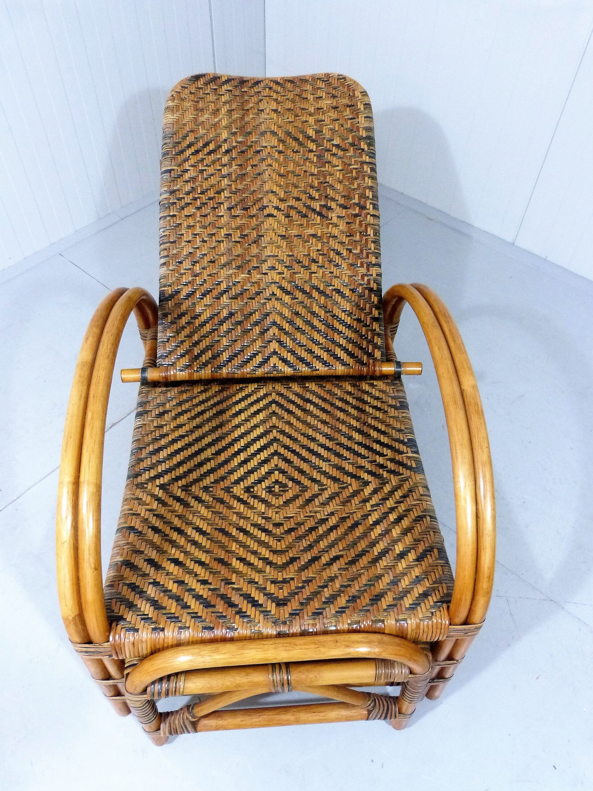 Chaise longue en rotin bicolore du milieu du siècle Années 1960