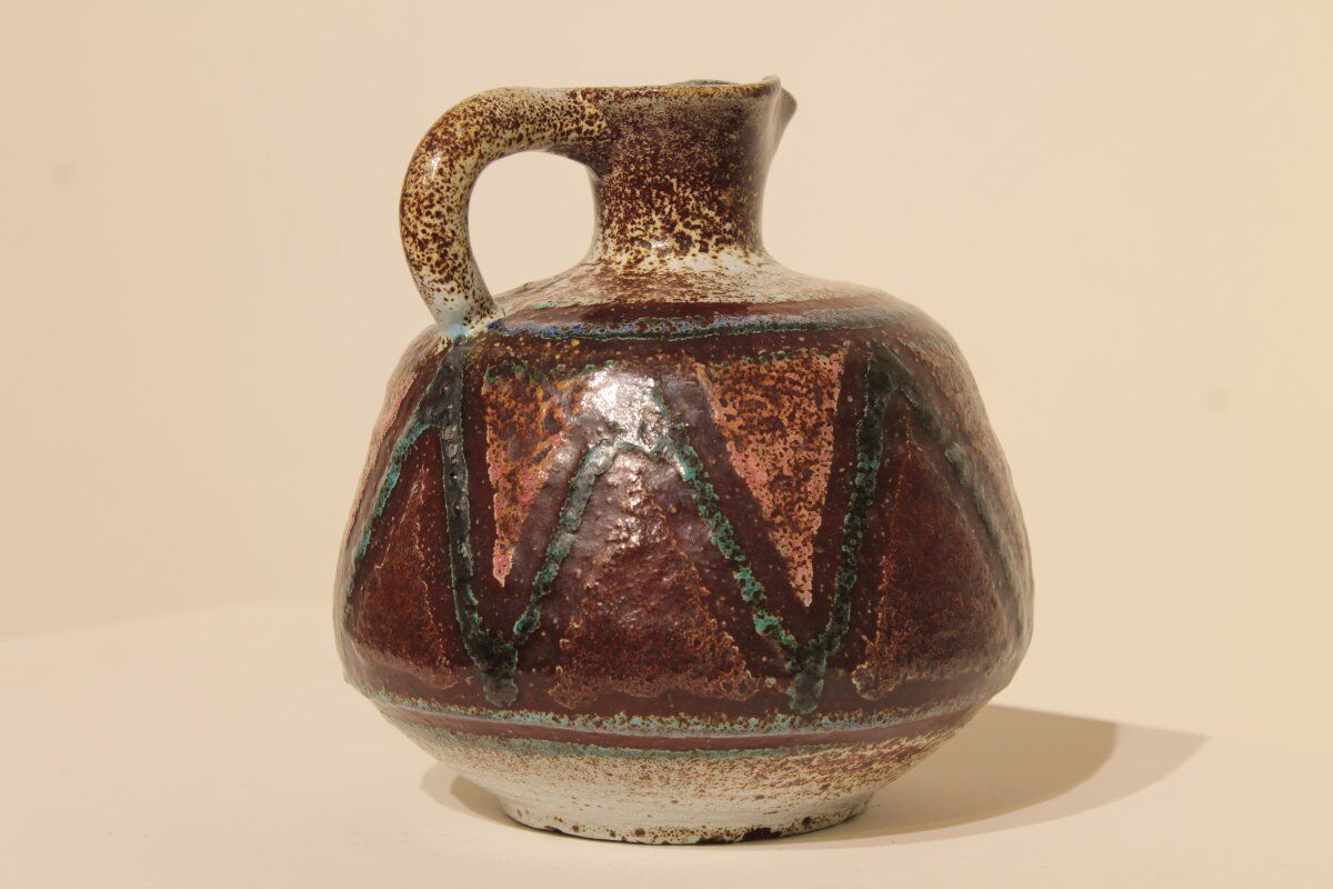 Pichet Pottery from Accolay geometric shapes