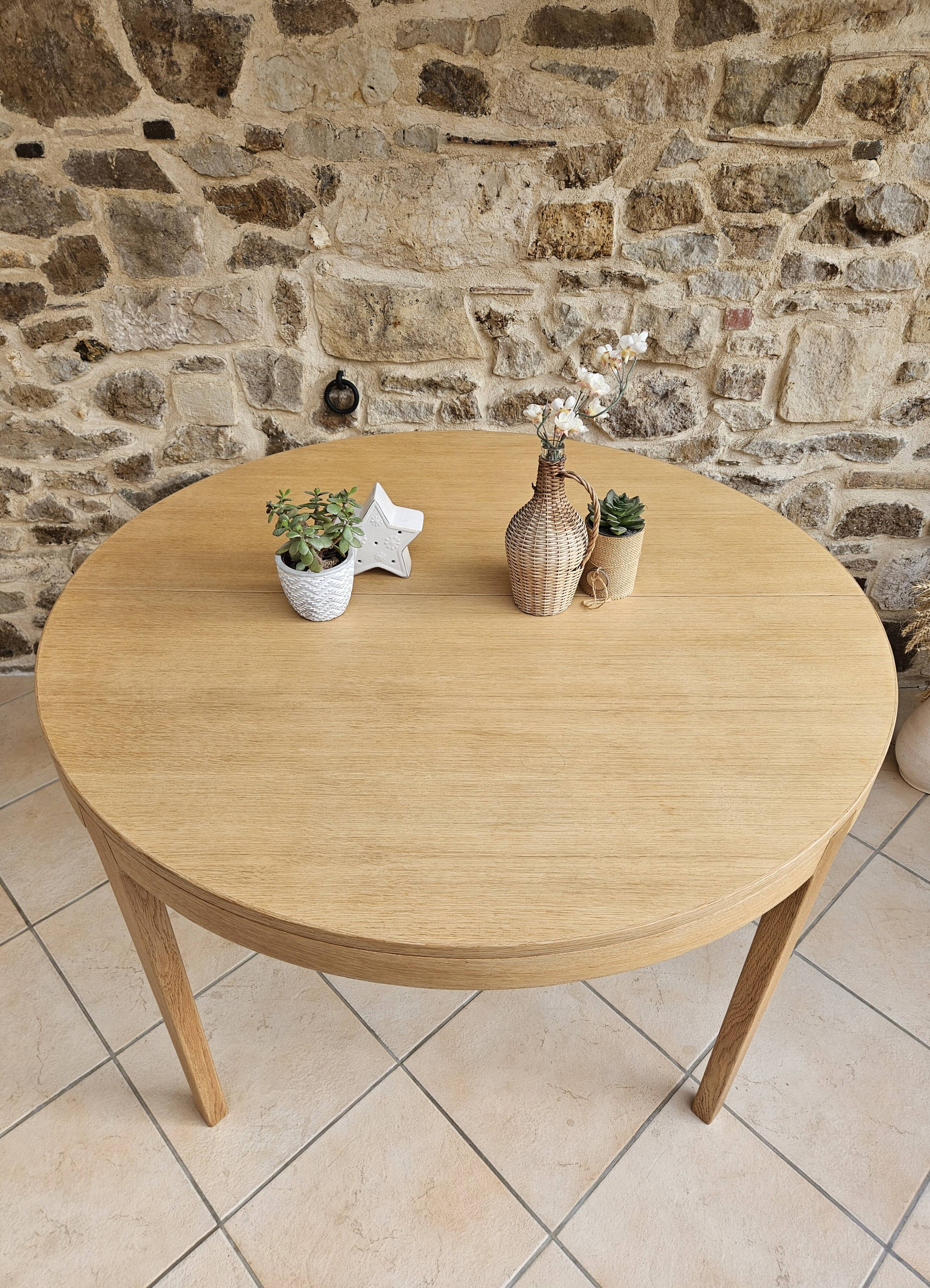 Round table